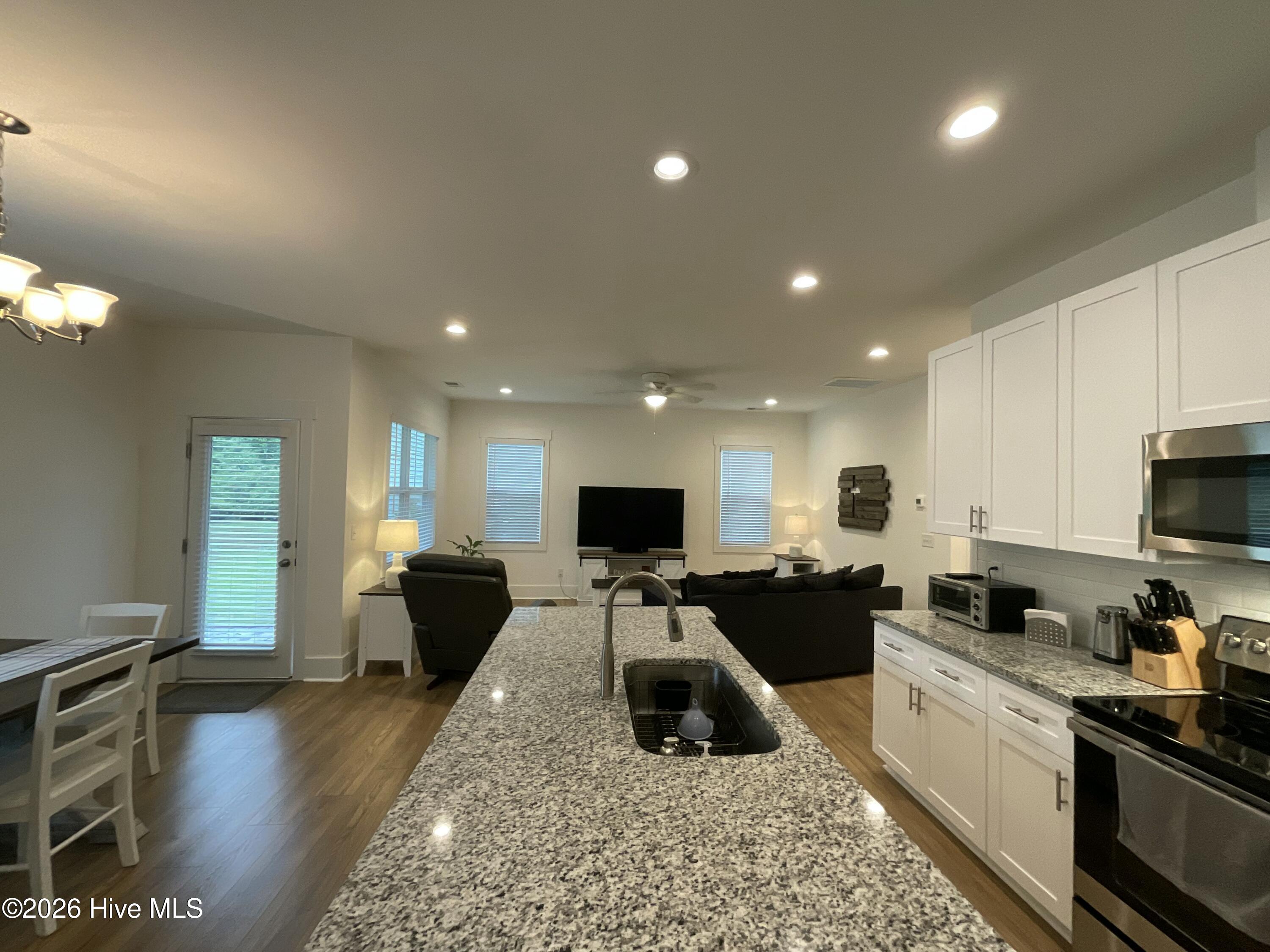 1425 Eco Circle Property Photo 17