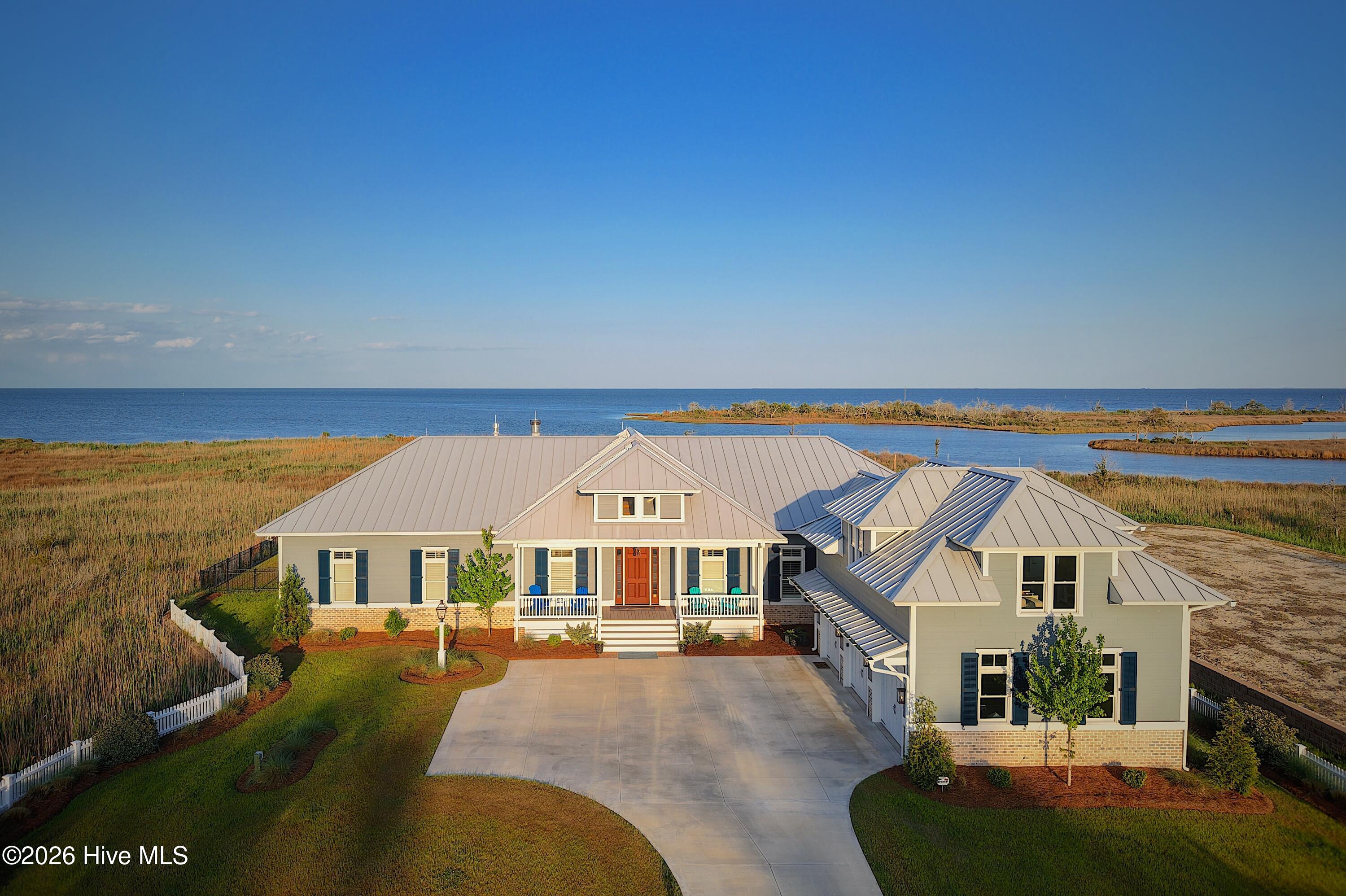 76 Soundside Drive Property Photo 1