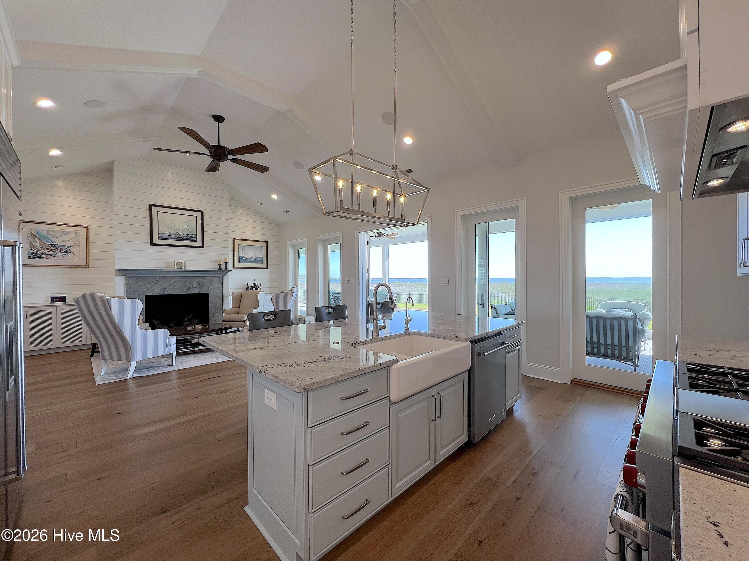 76 Soundside Drive Property Photo 11
