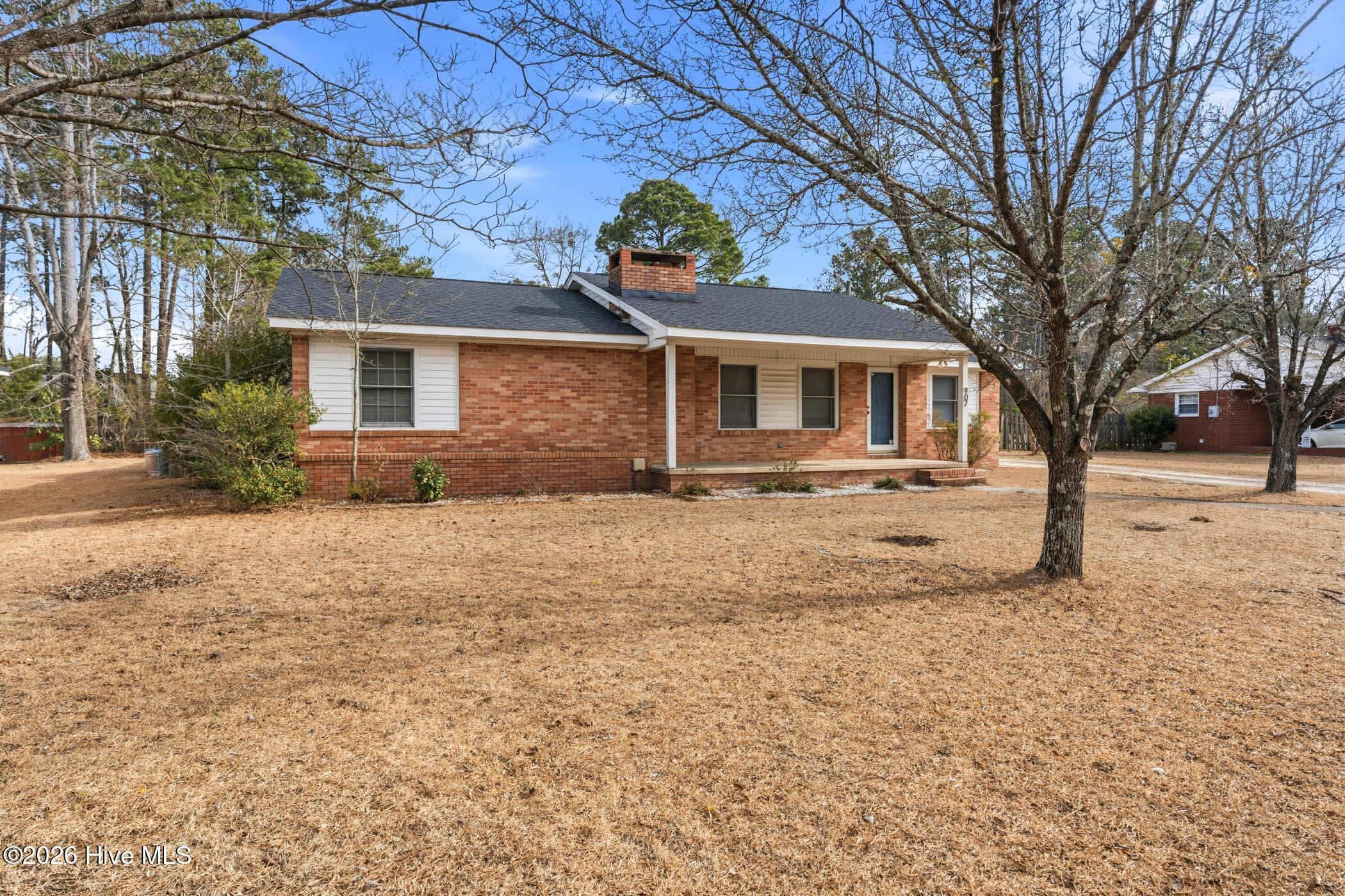 907 Thomas Street Property Photo 3