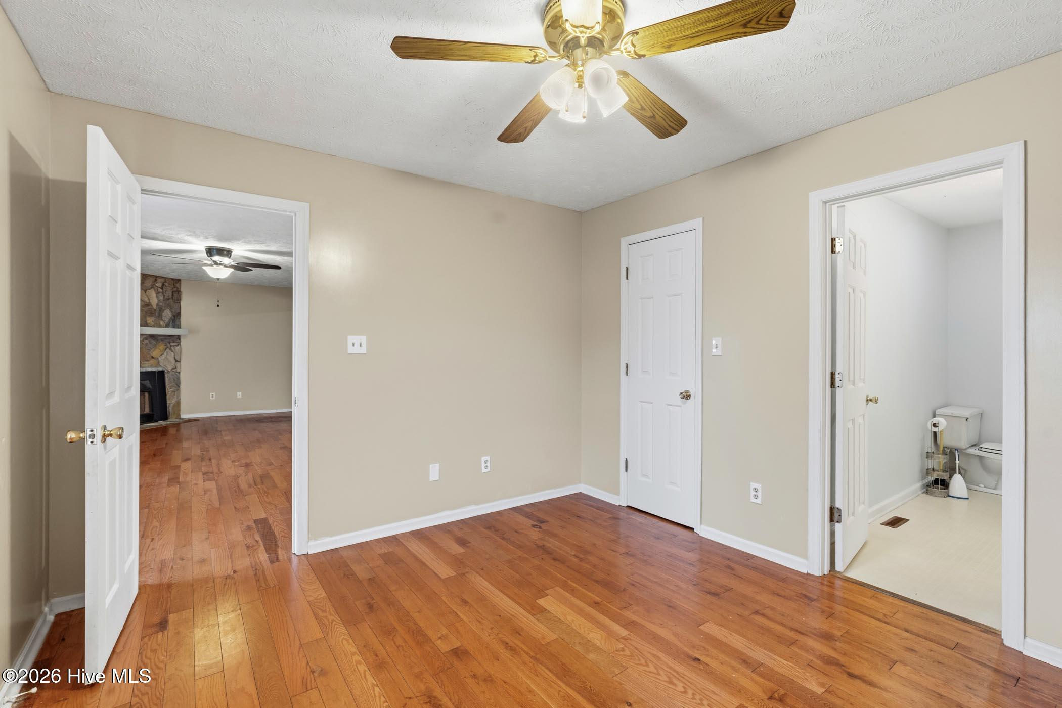 907 Thomas Street Property Photo 10