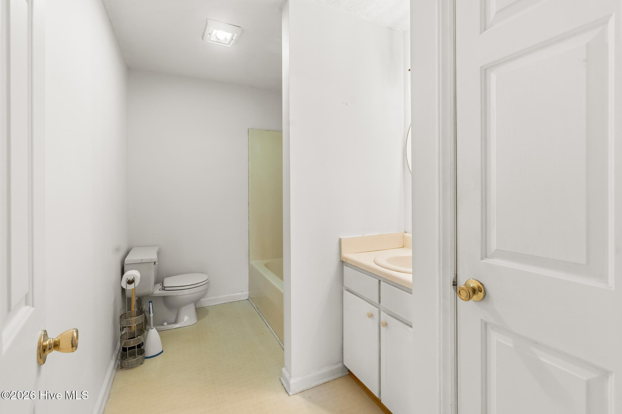 907 Thomas Street Property Photo 13