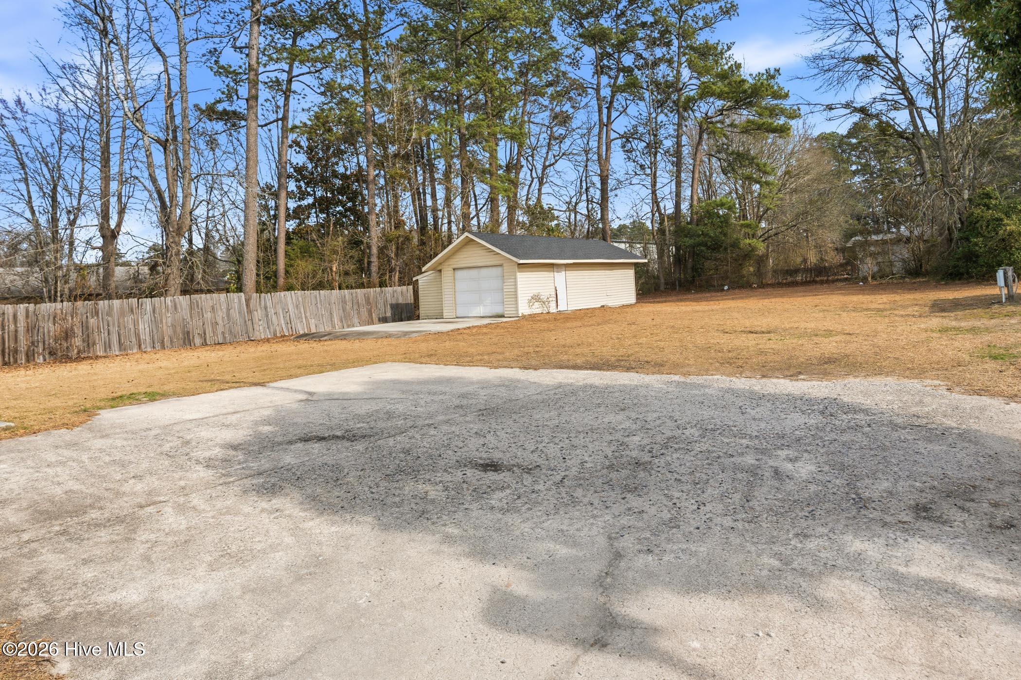 907 Thomas Street Property Photo 24