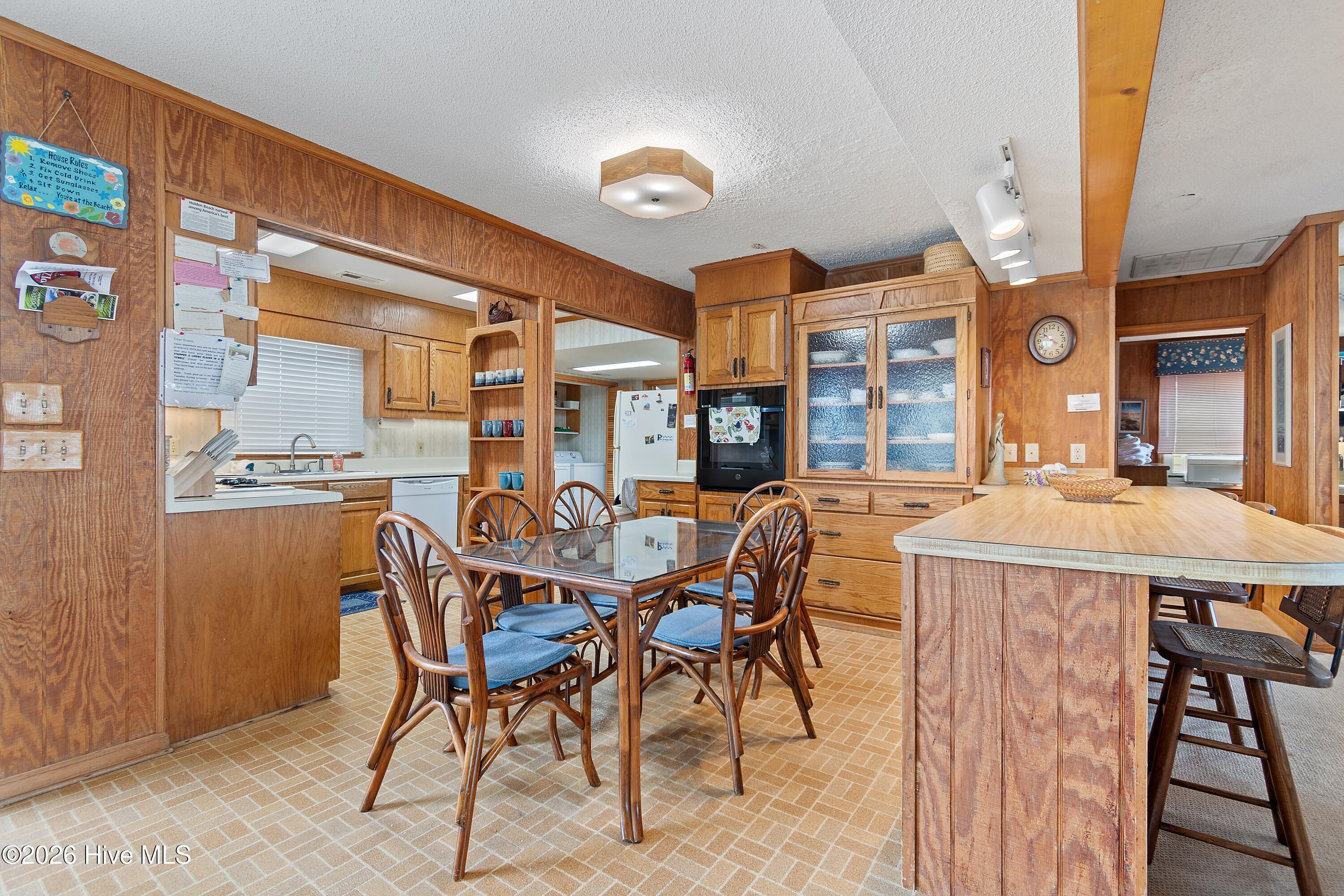 1099 Ocean Boulevard W Property Photo 5