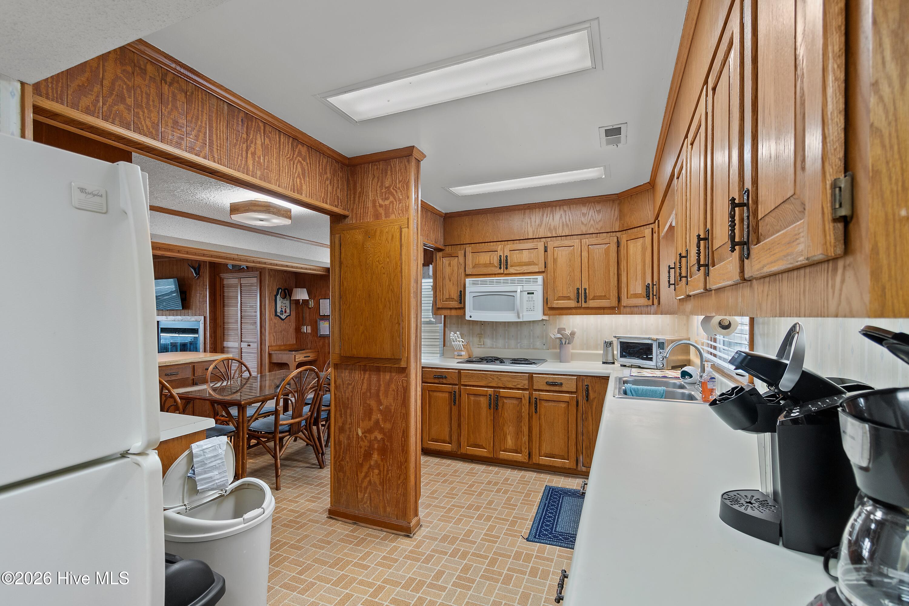 1099 Ocean Boulevard W Property Photo 6