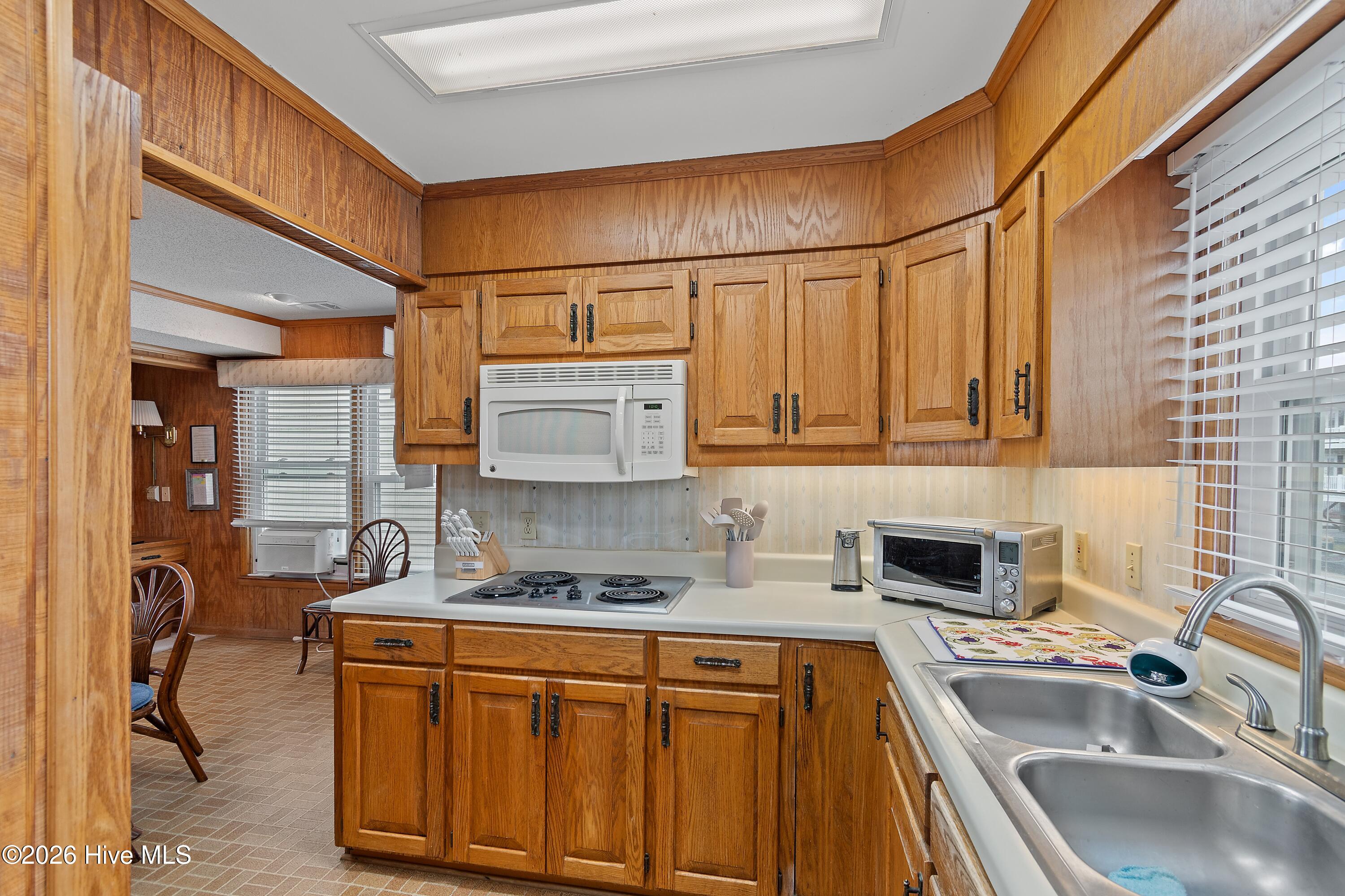 1099 Ocean Boulevard W Property Photo 7