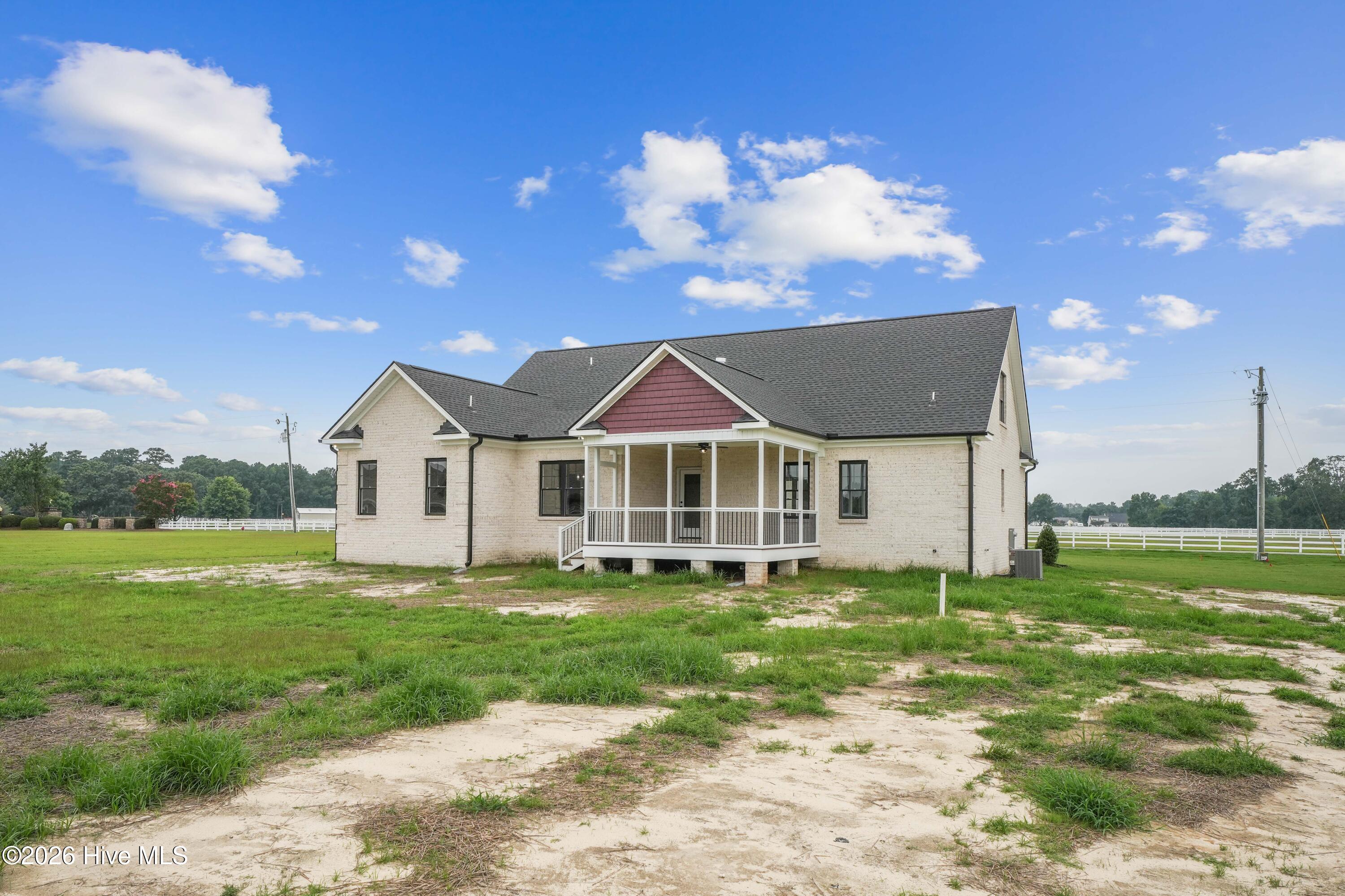 340 Leslie Road Property Photo 10