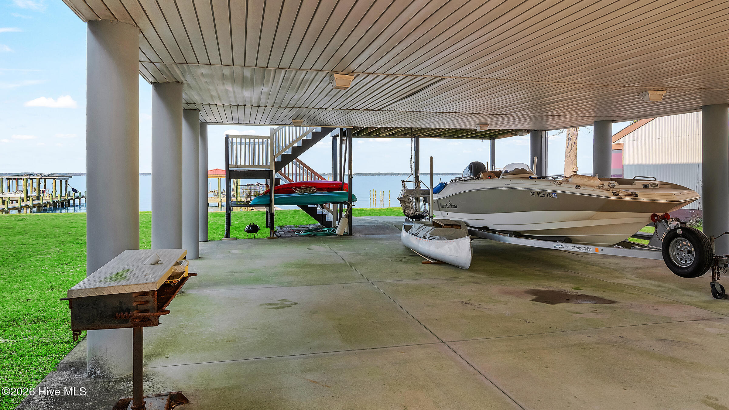 281 Water Street Property Photo 8