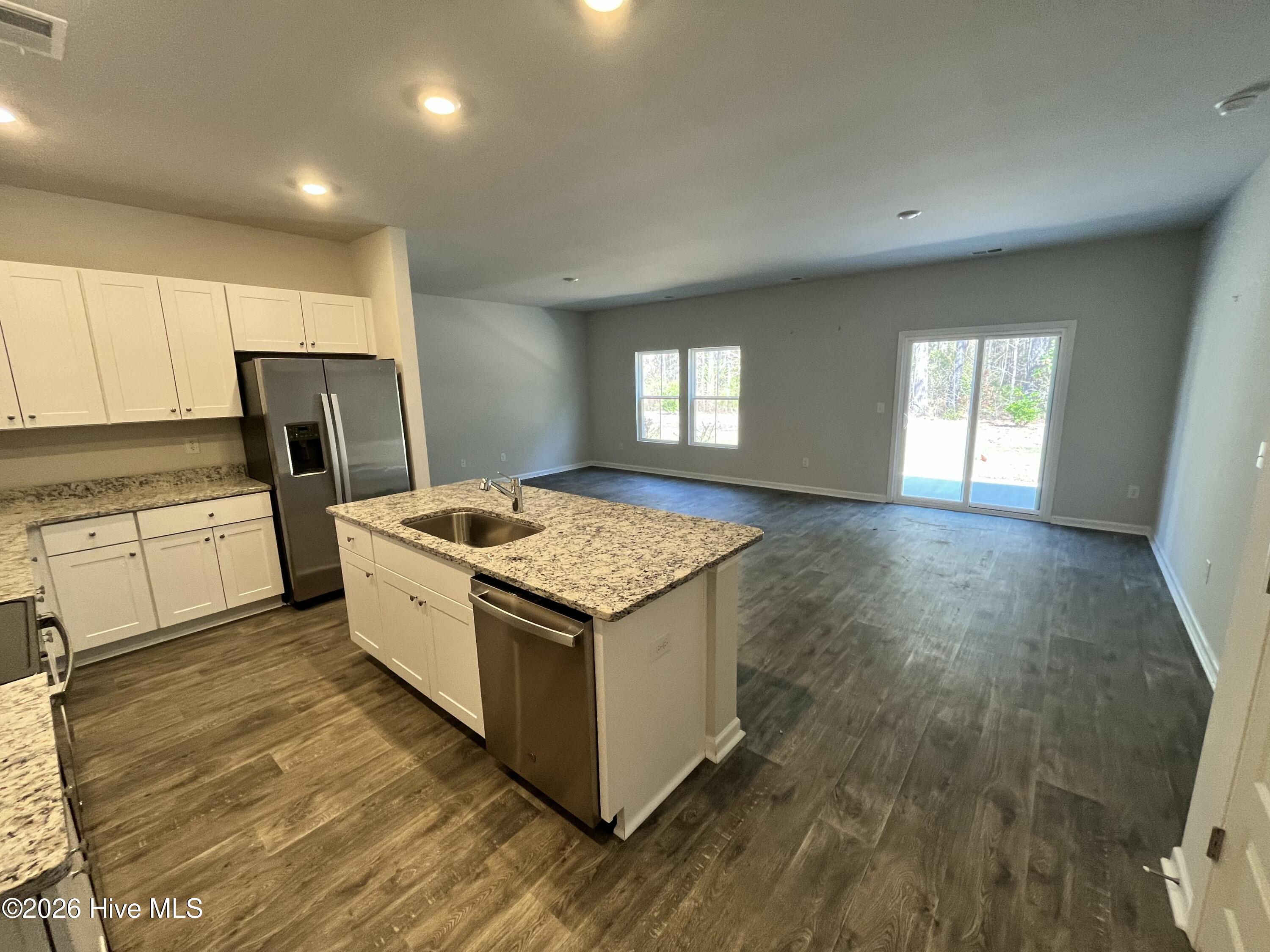 230 Ladyfish Loop Nw Property Photo 4
