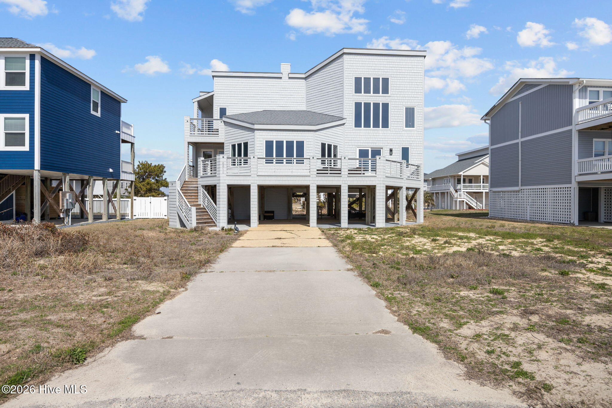 6618 W Beach Drive Property Photo 10