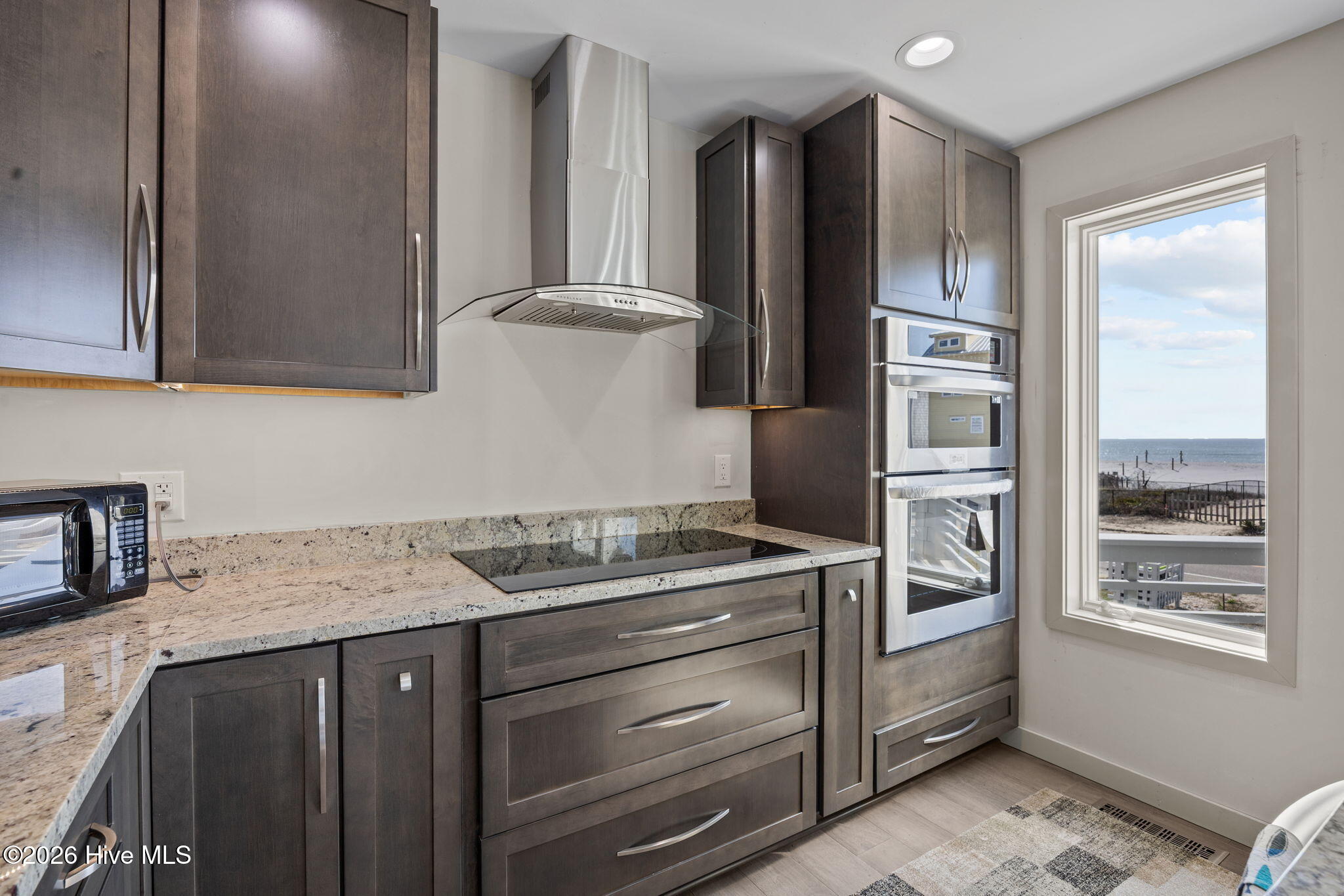 6618 W Beach Drive Property Photo 32
