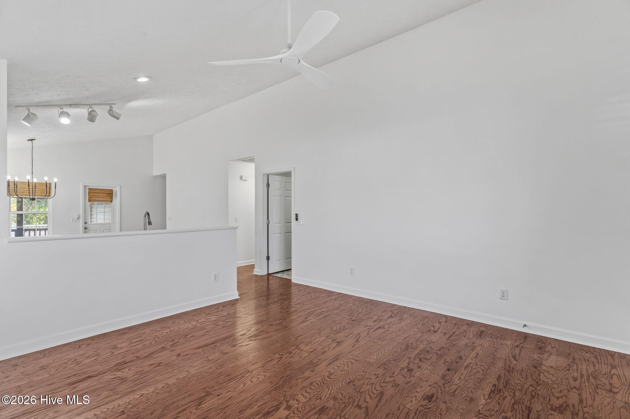 5014 N Hampton Drive Se Property Photo 23