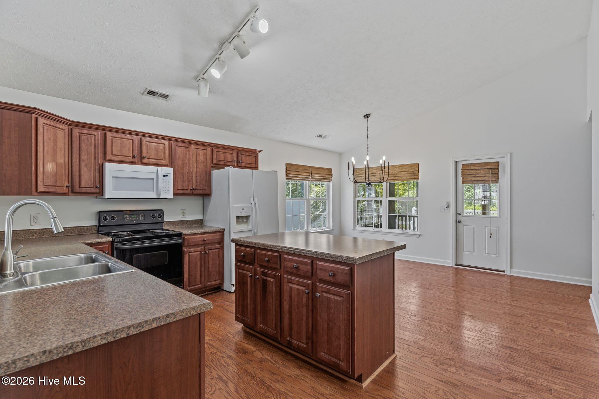 5014 N Hampton Drive Se Property Photo 34