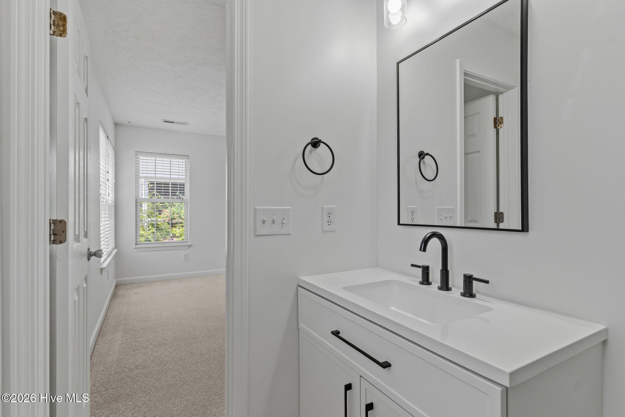 5014 N Hampton Drive Se Property Photo 43