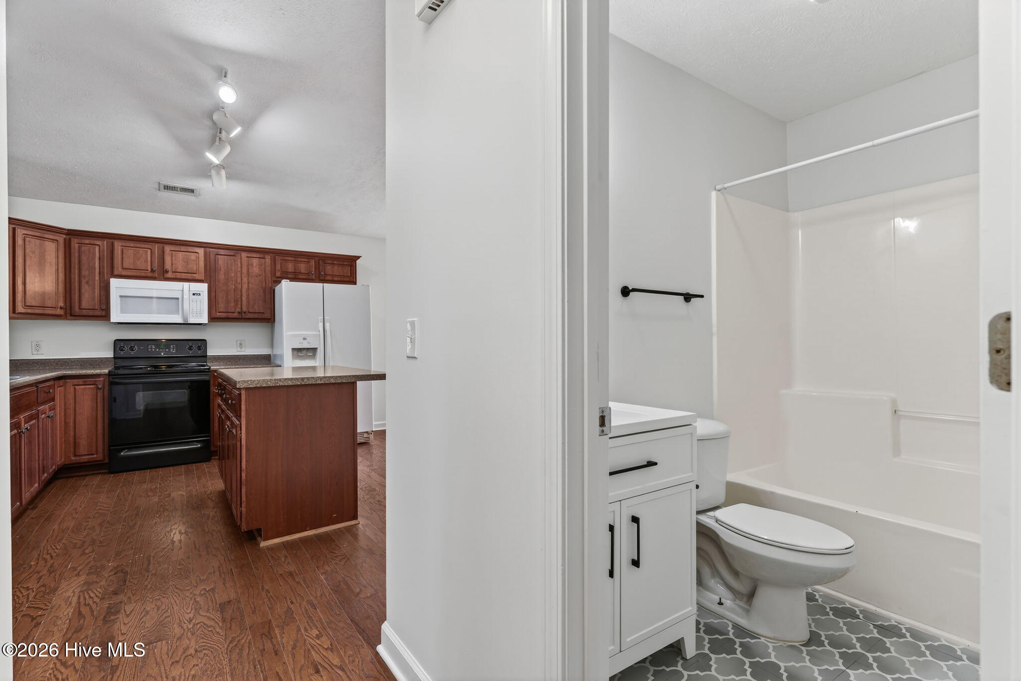 5014 N Hampton Drive Se Property Photo 49