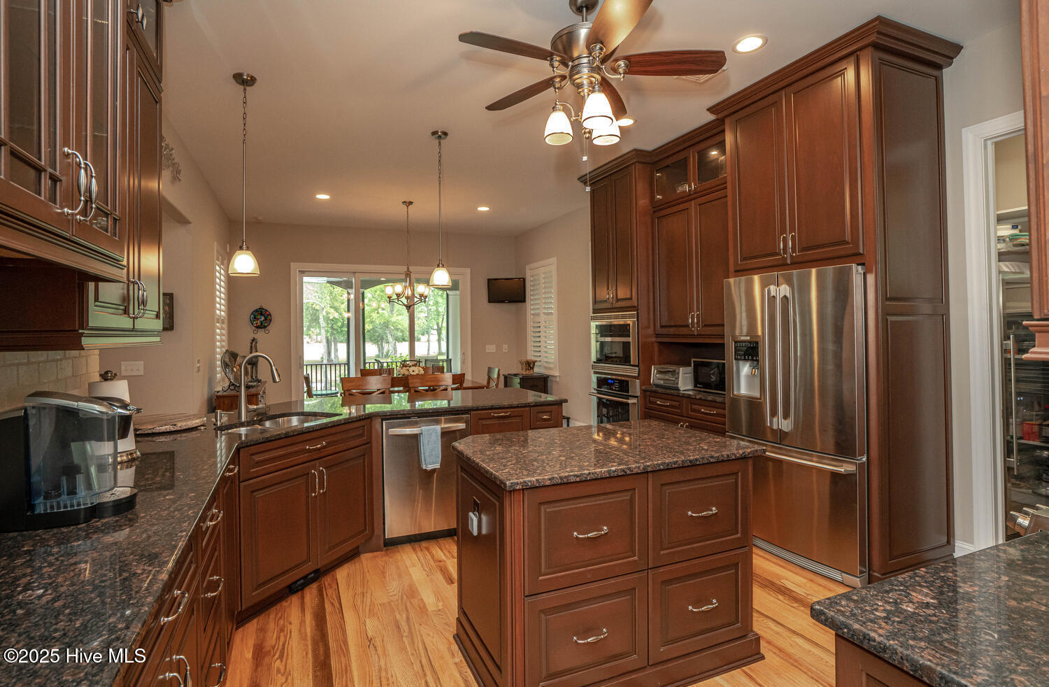 545 Gladstone Circle Sw Property Photo 16