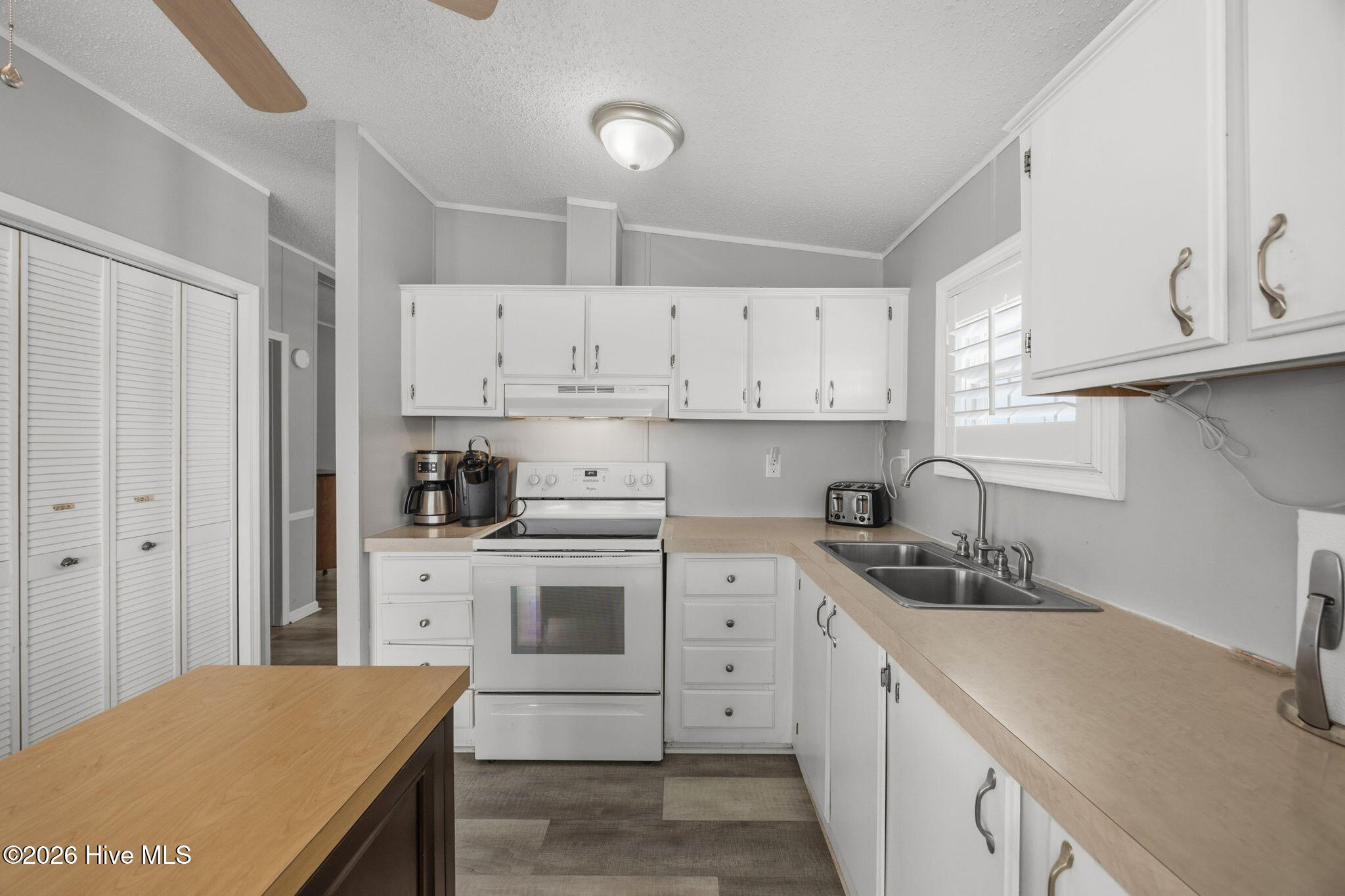 9055 W 9th Street Property Photo 13