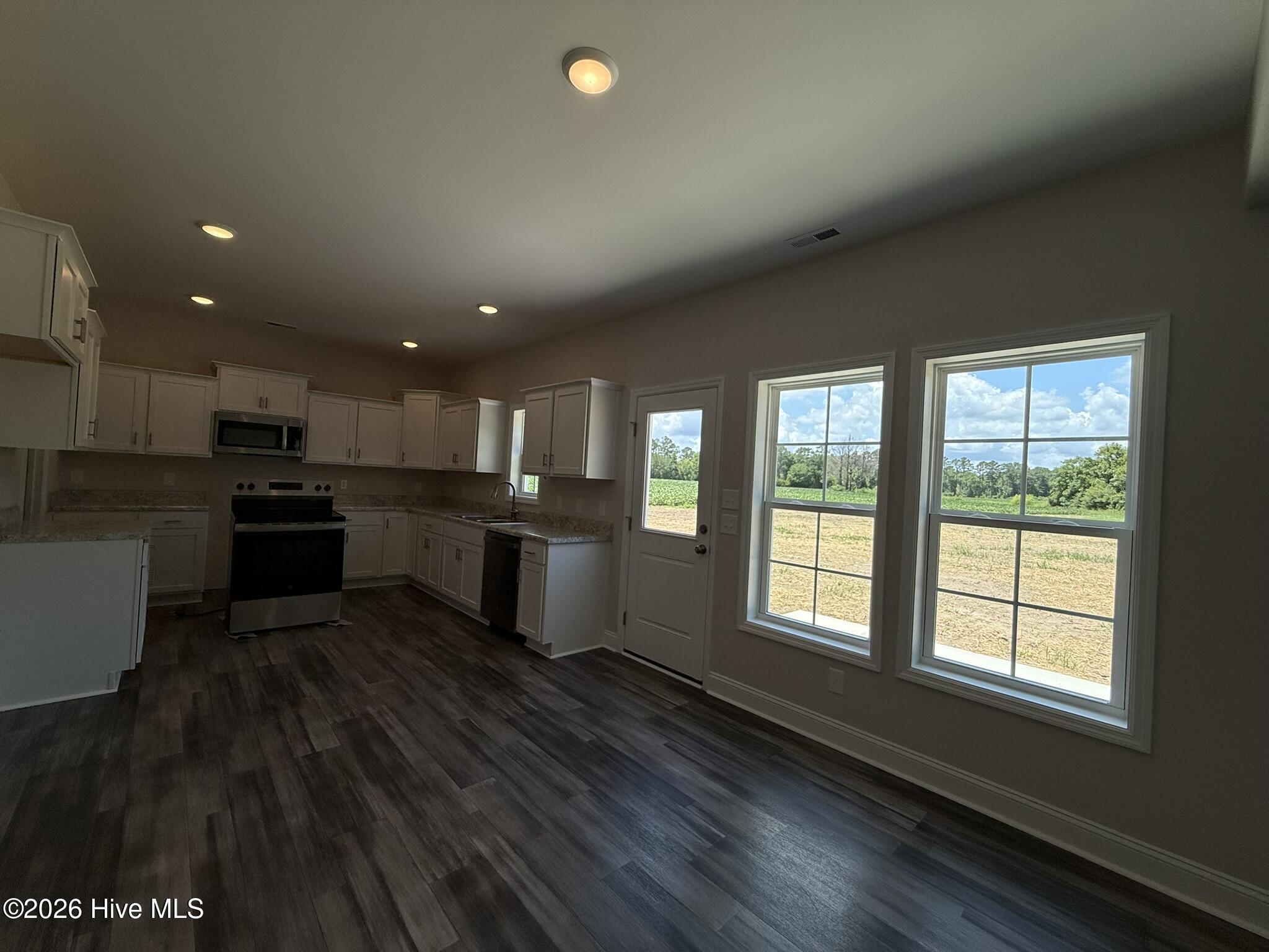 110 Palo Alto Park Drive Property Photo 4