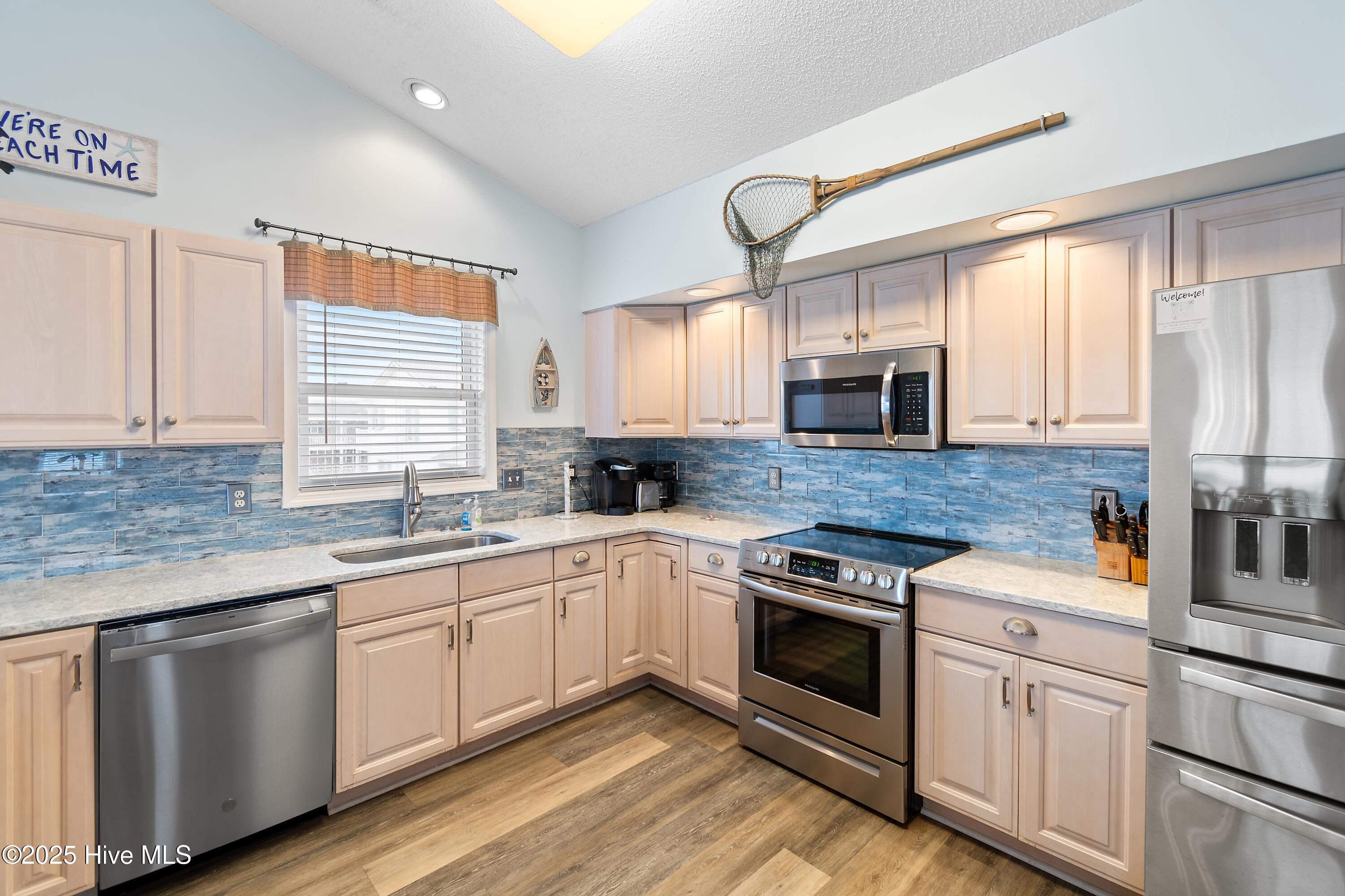 1126 Ocean Boulevard W Property Photo 28