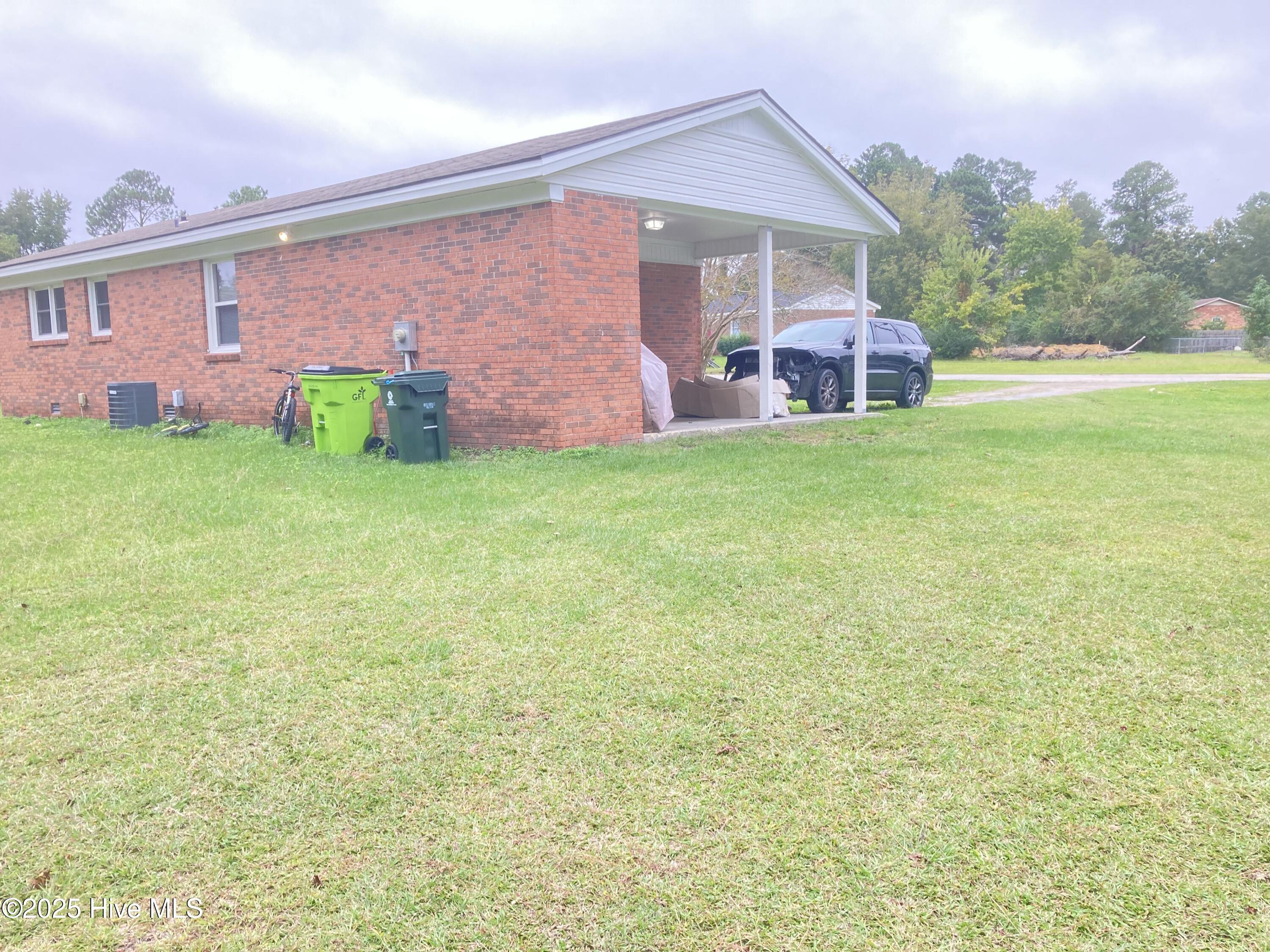 1405 Mockingbird Lane Property Photo 4