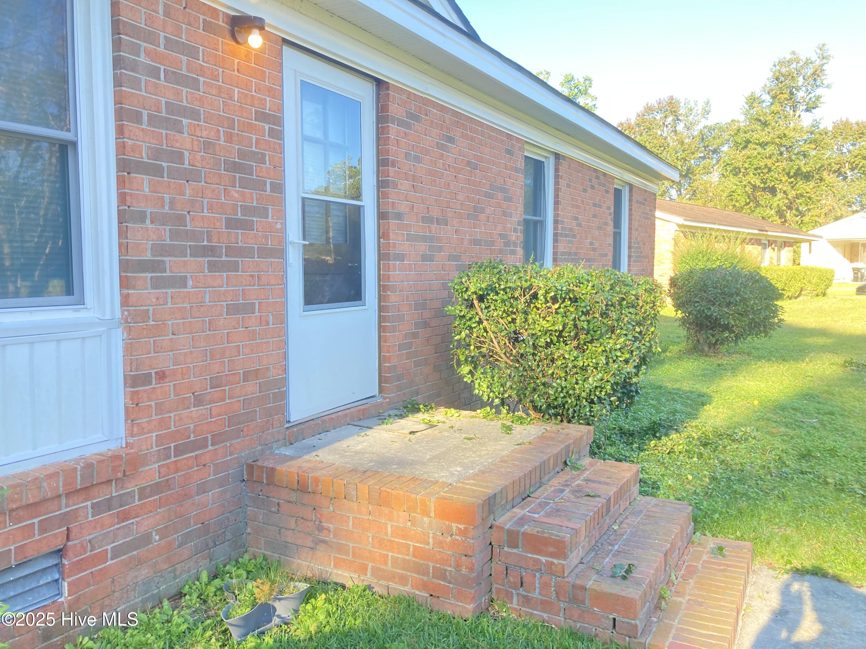 1405 Mockingbird Lane Property Photo 9