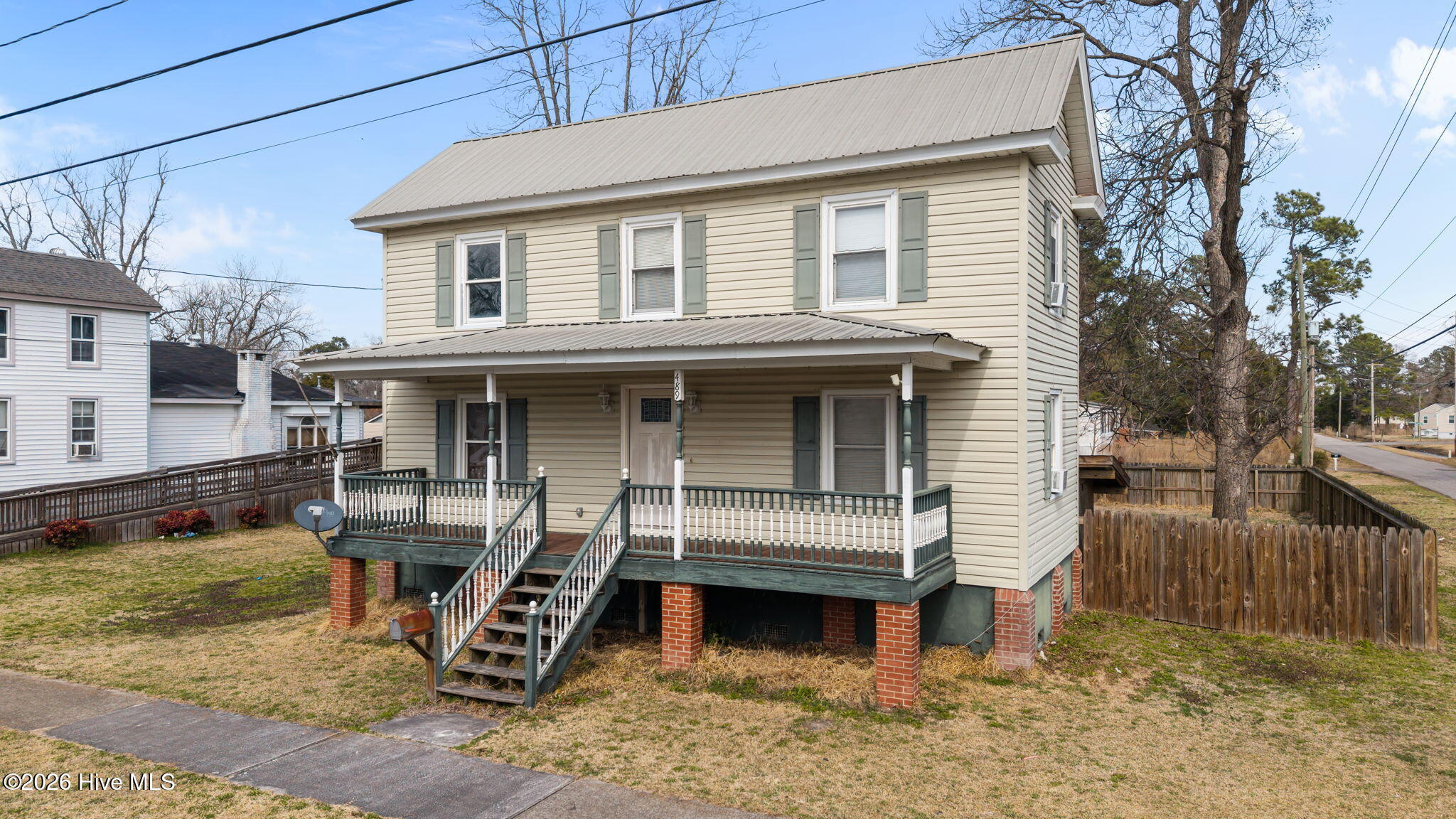 489 E Pungo Street Property Photo 2