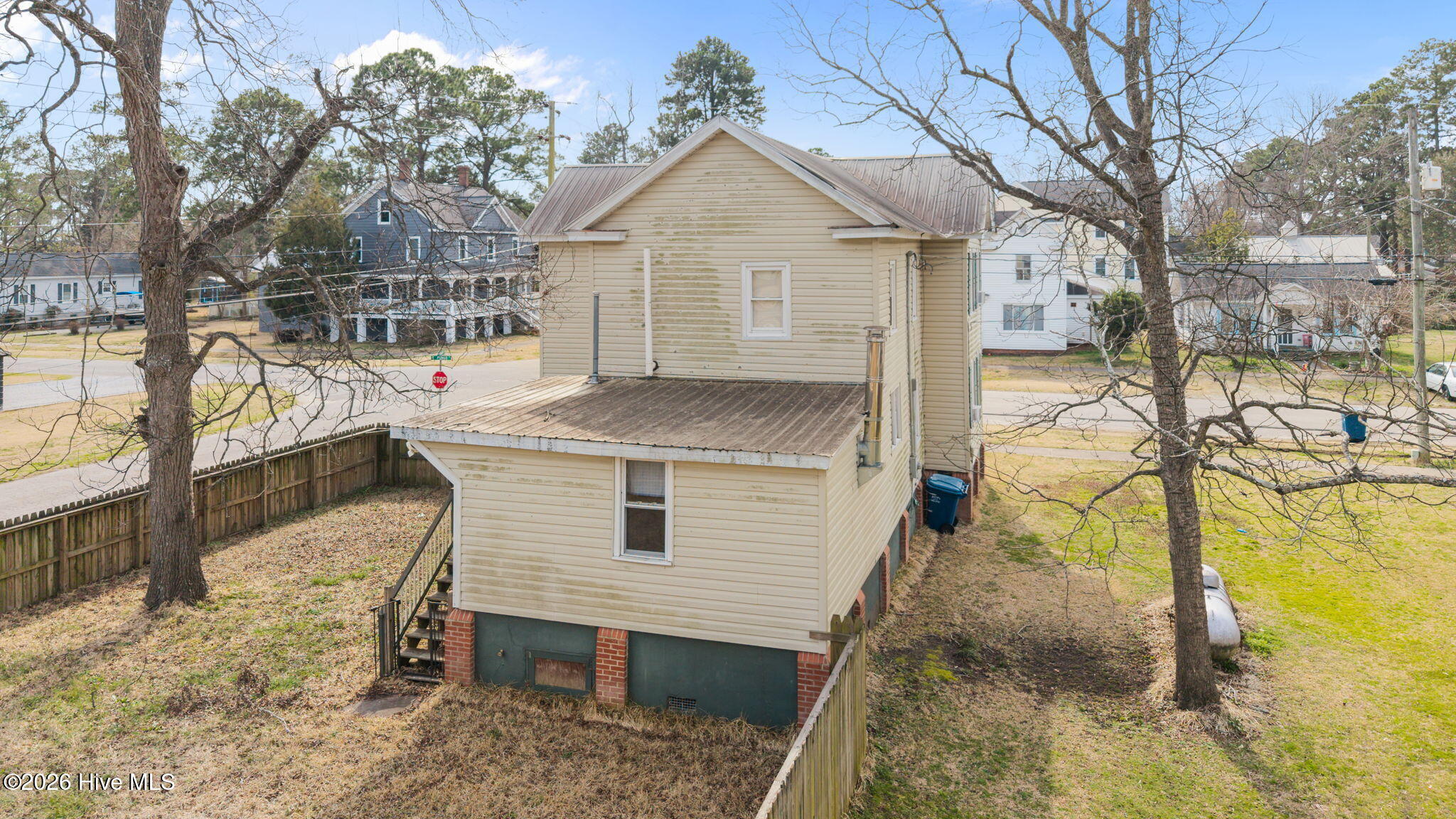 489 E Pungo Street Property Photo 4