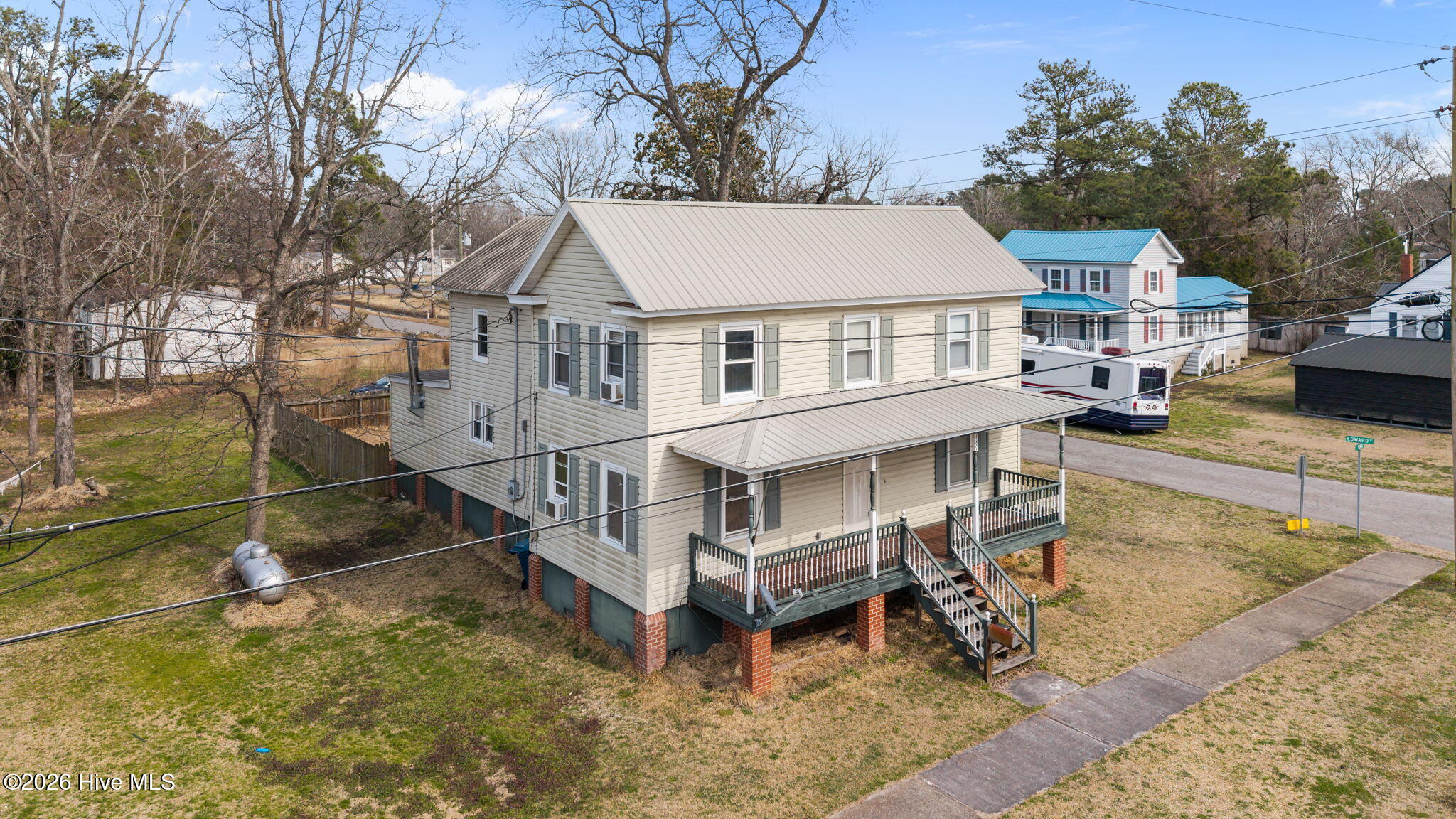 489 E Pungo Street Property Photo 8