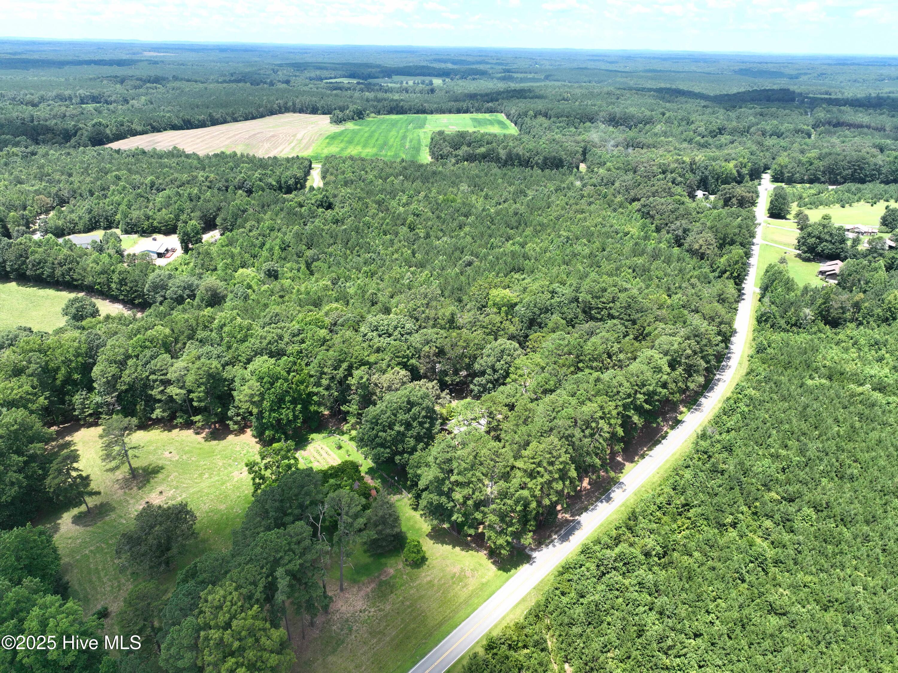 Nc 24-27 3 Highway Road Property Photo 9