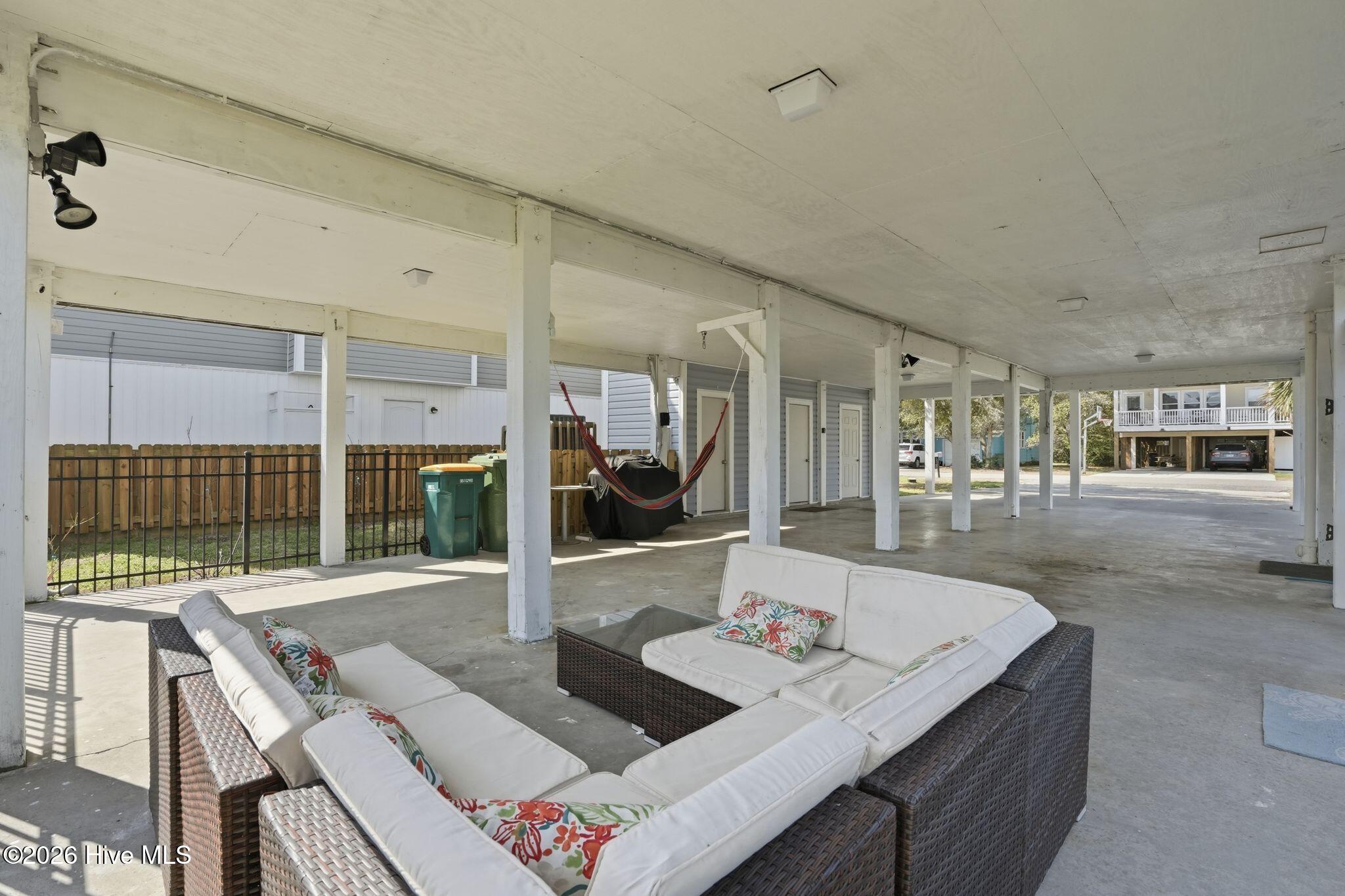 625 S Fourth Avenue Property Photo 9