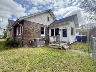 517 W North Street W Property Photo 37