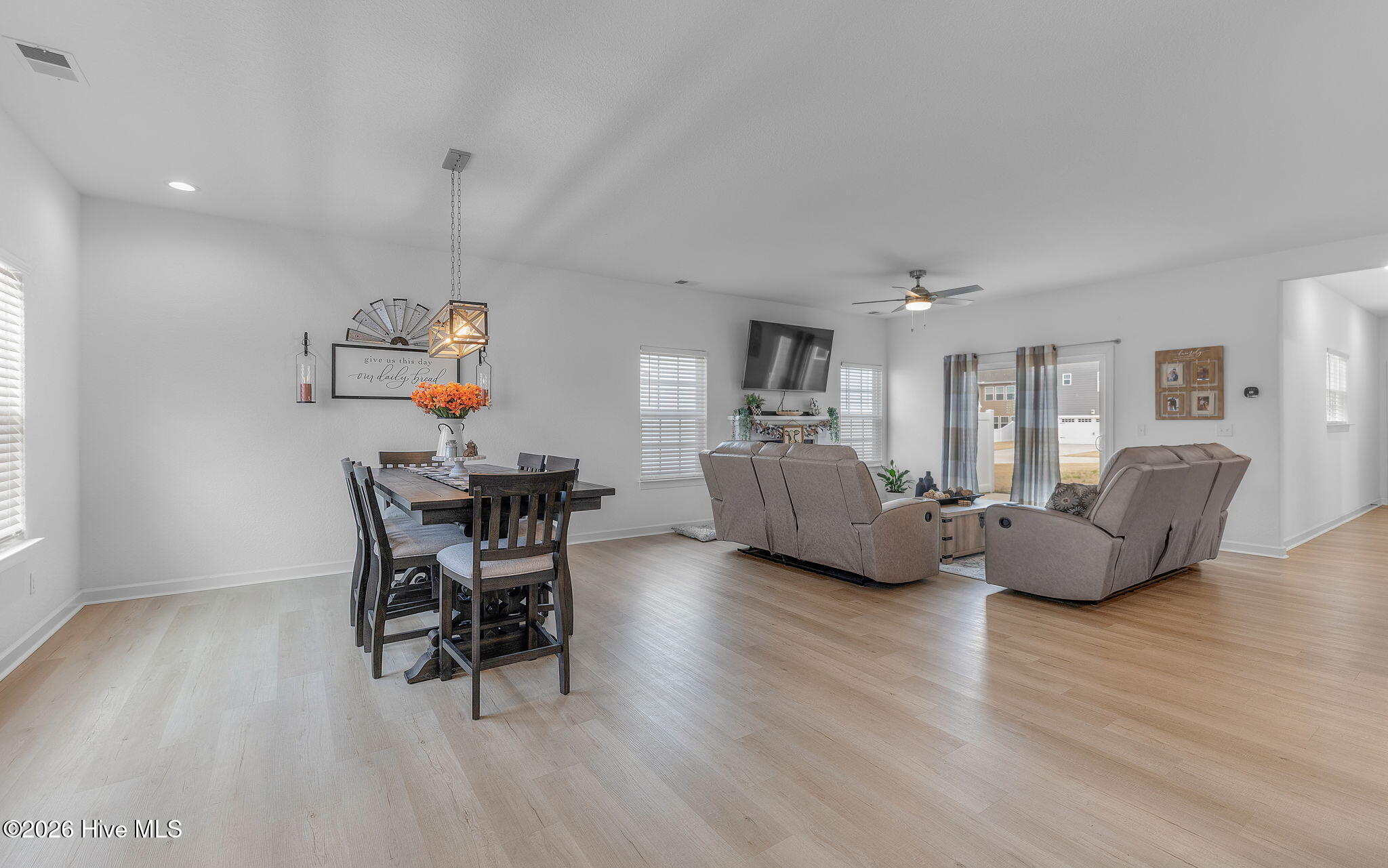 119 Iris Circle Property Photo 3