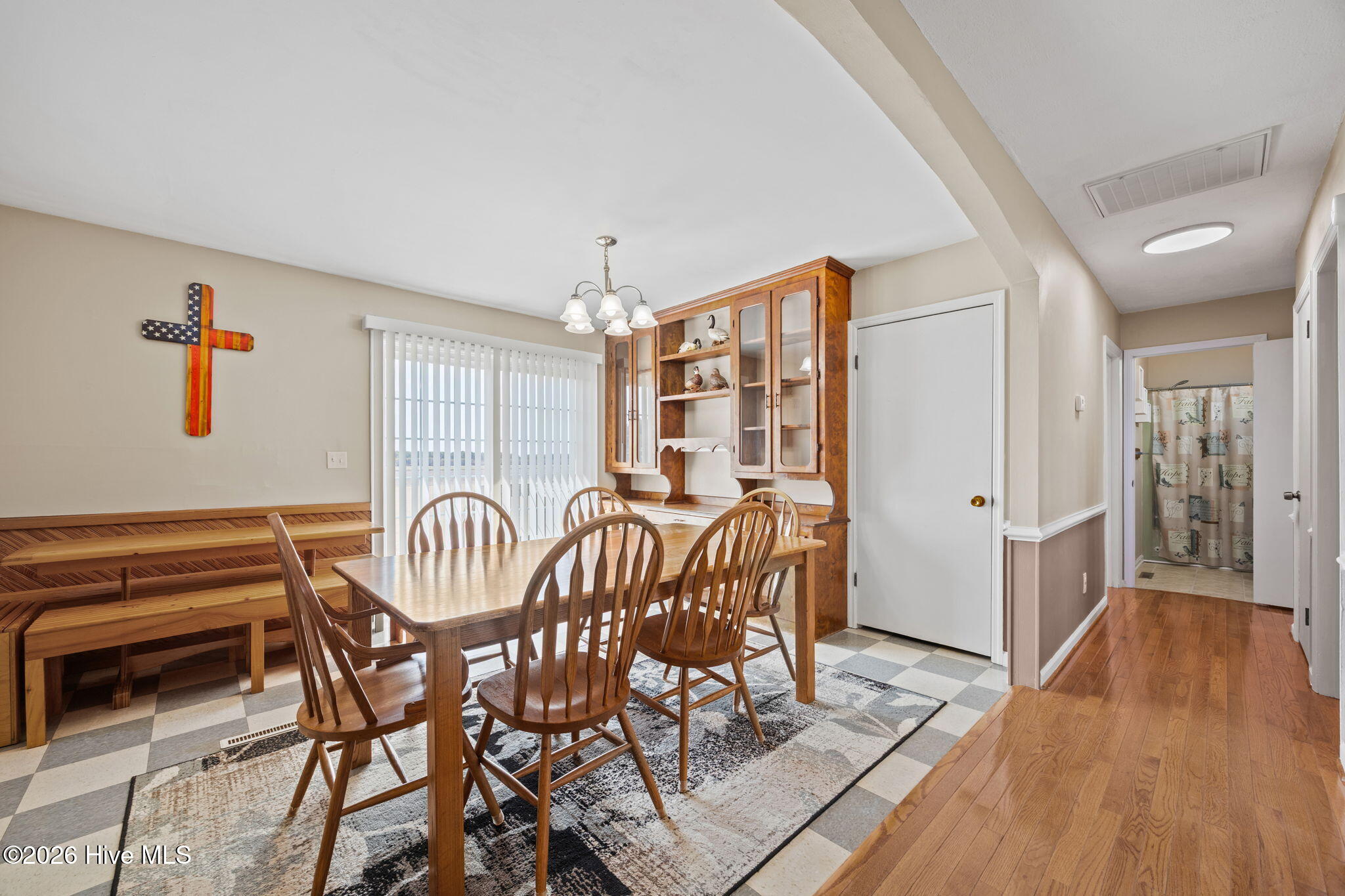 2575 White Plains Road Property Photo 6