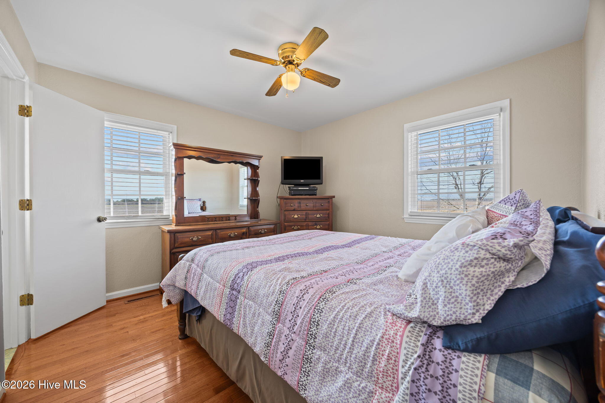 2575 White Plains Road Property Photo 12