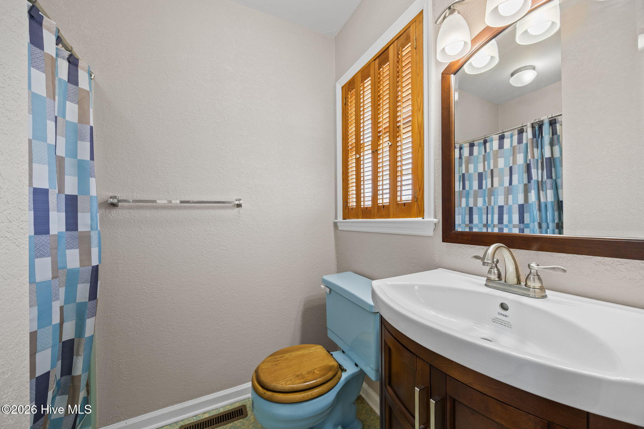 2575 White Plains Road Property Photo 14