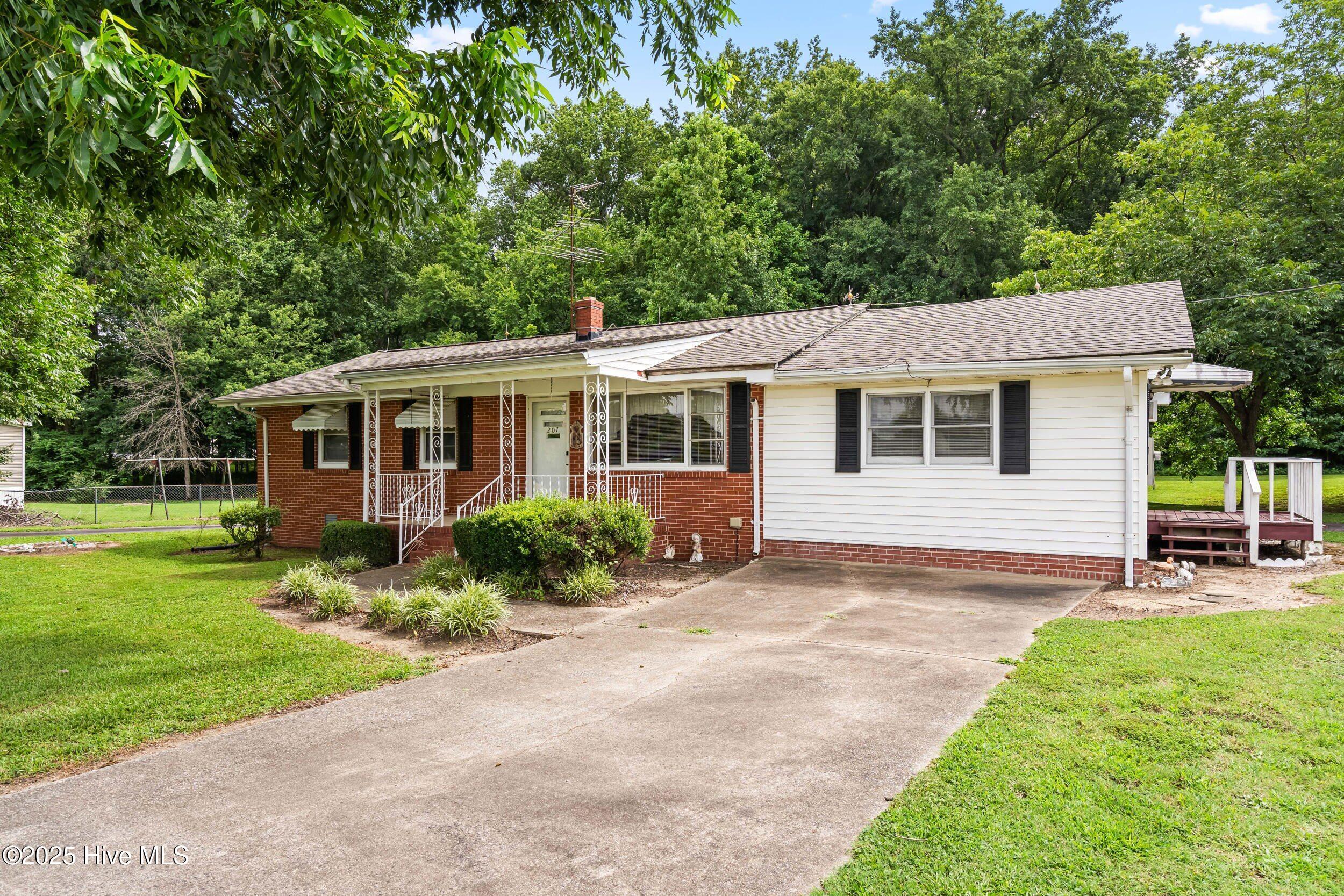207 Wendell Road Property Photo 3