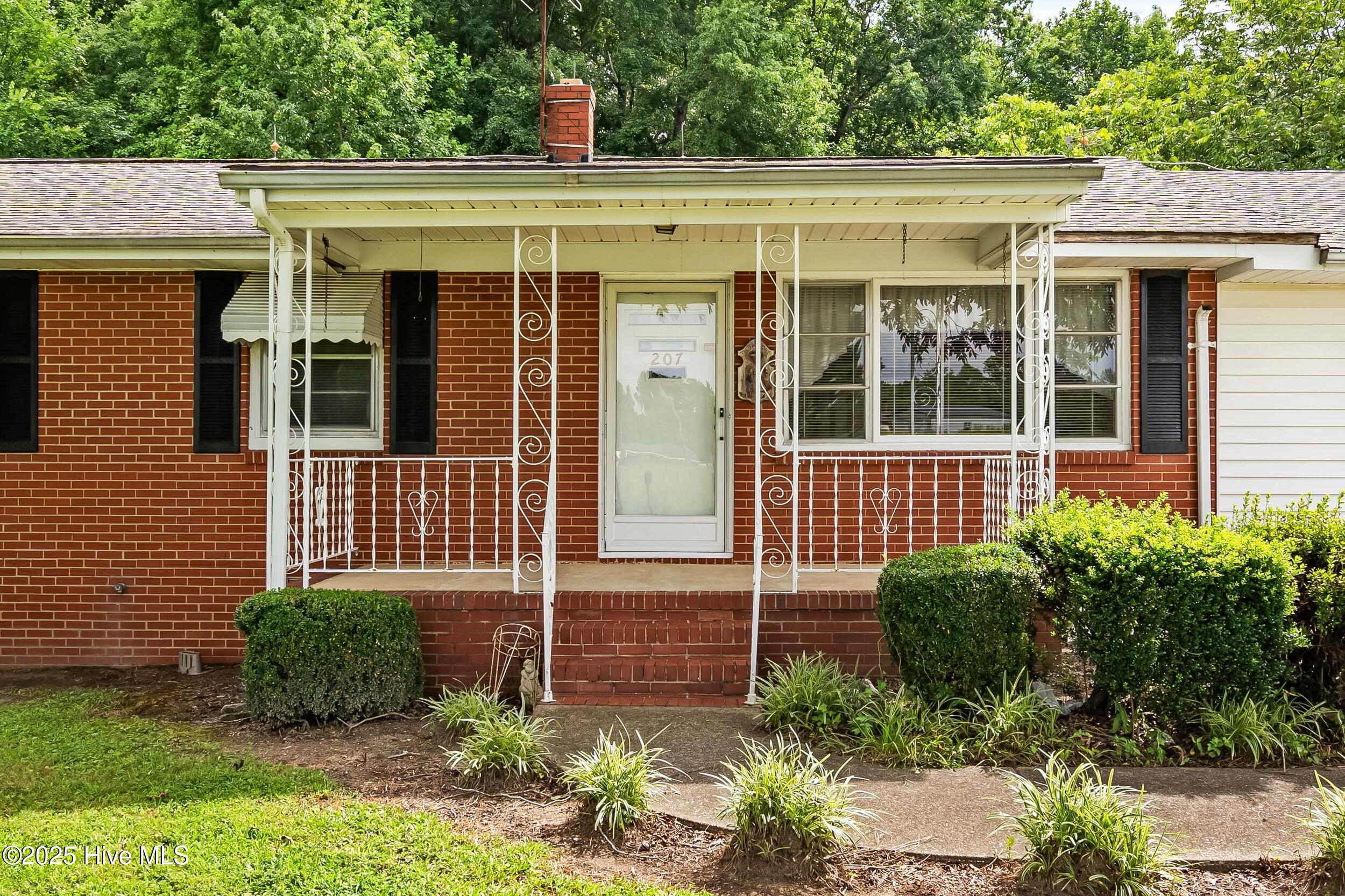 207 Wendell Road Property Photo 4