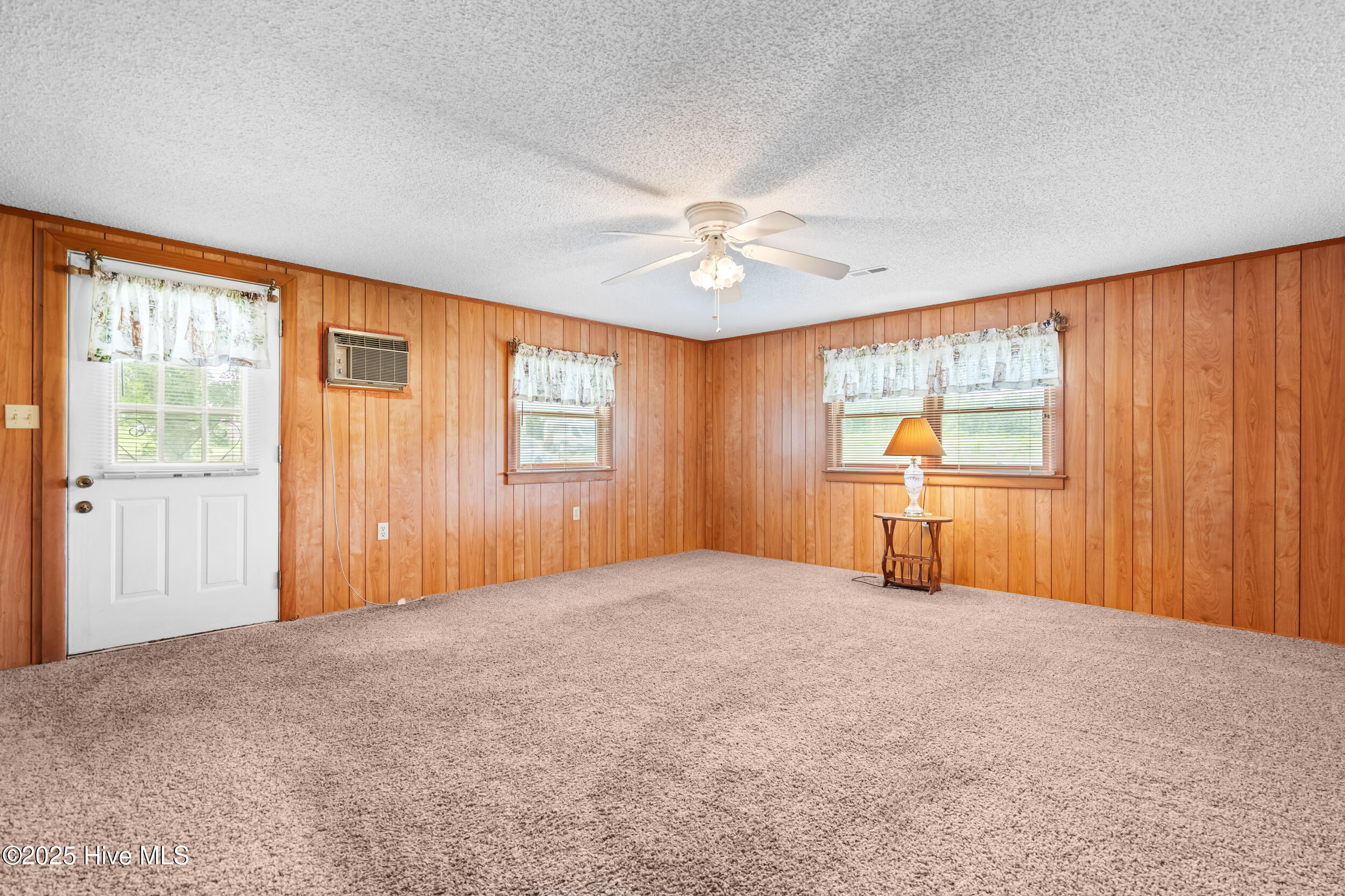 207 Wendell Road Property Photo 5