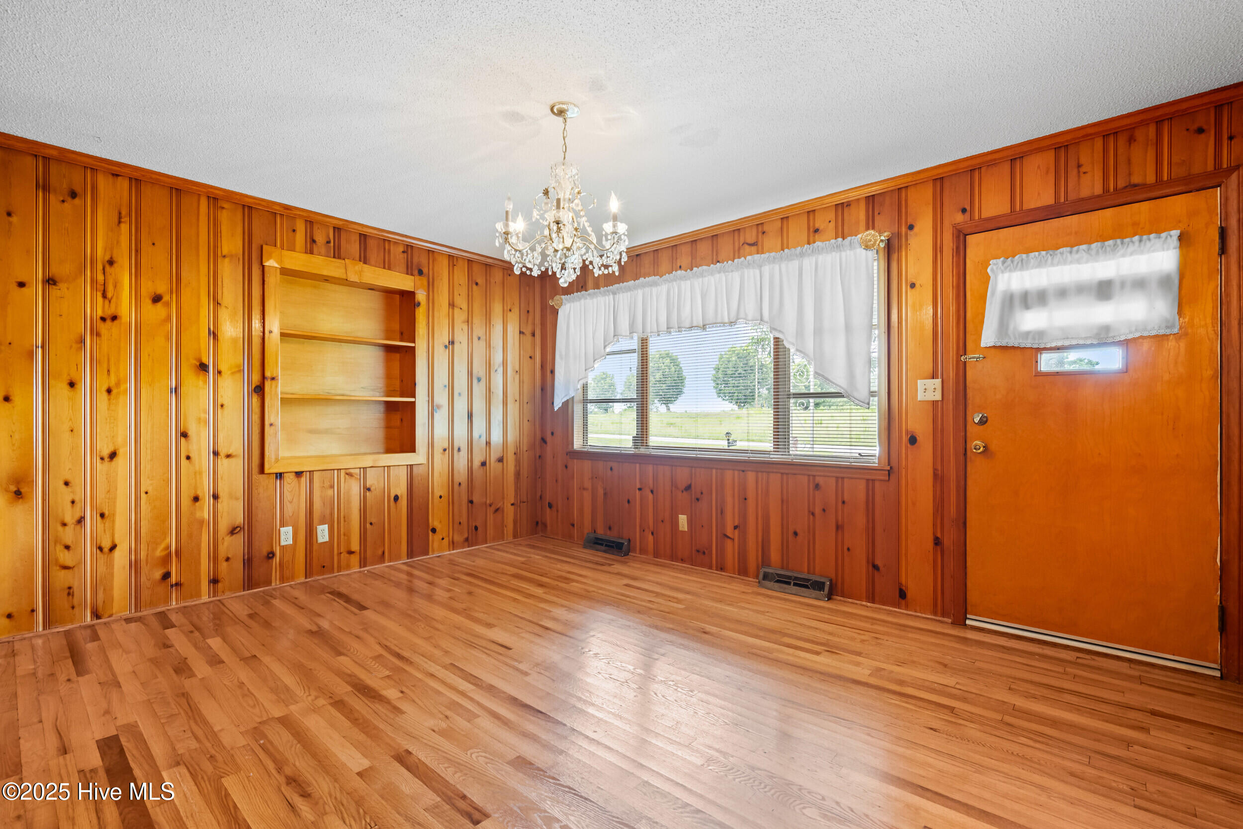 207 Wendell Road Property Photo 14