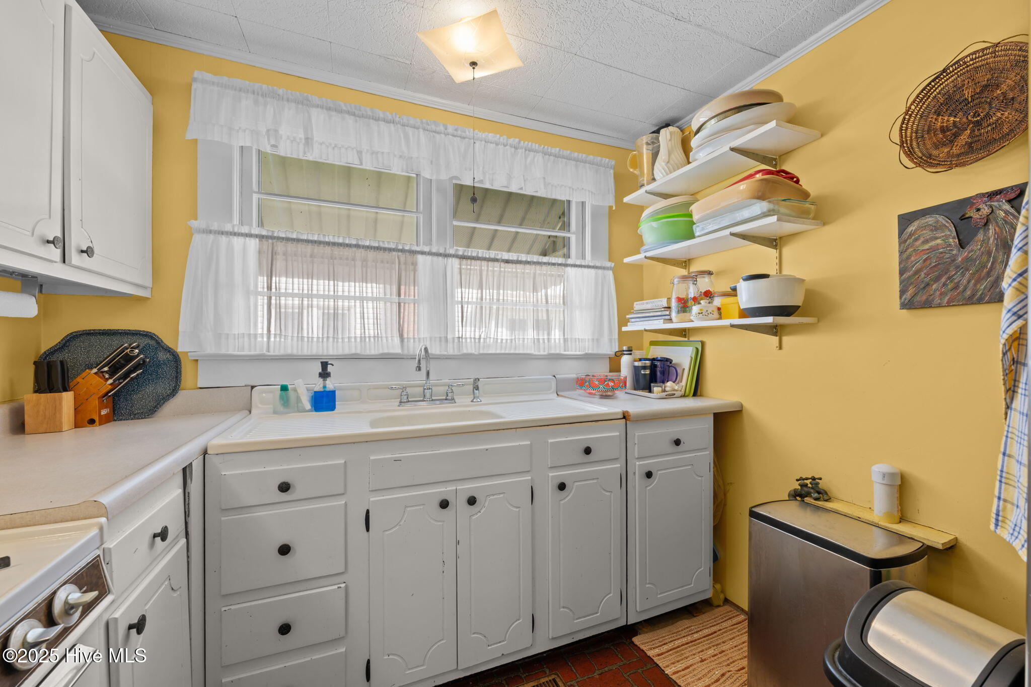 506 Broad Street Property Photo 9