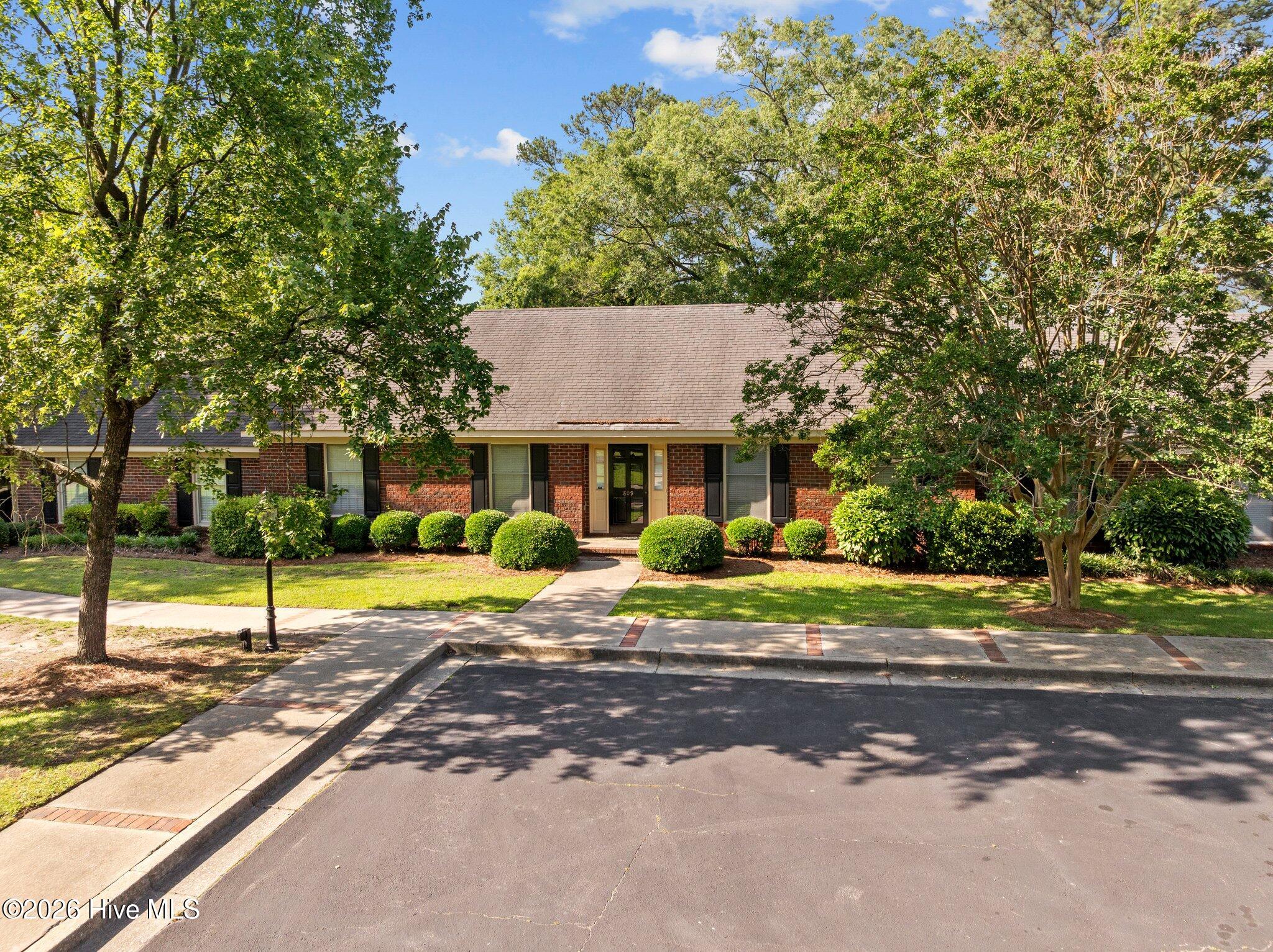 809 Greenbriar Road Property Photo 1