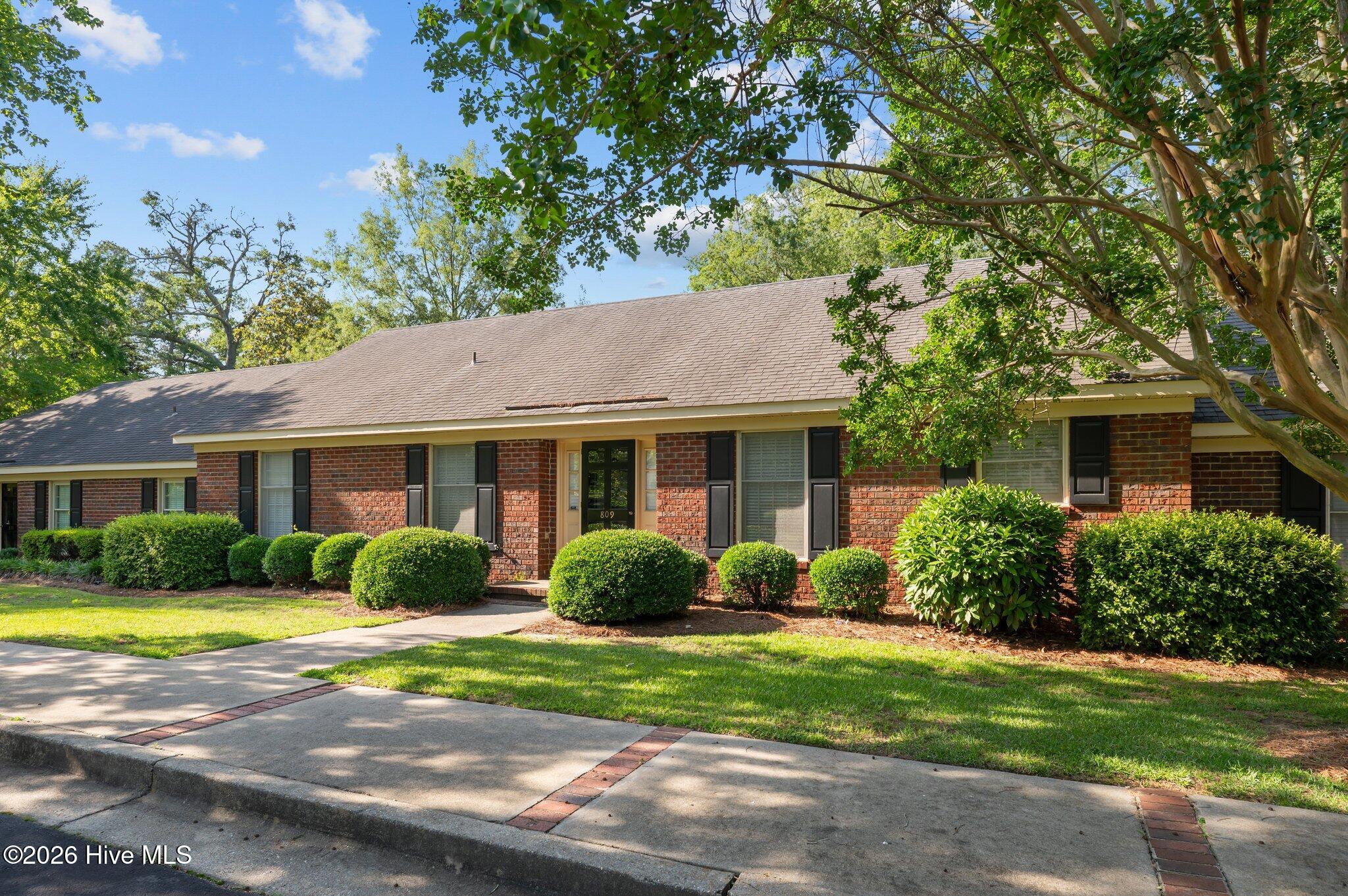 809 Greenbriar Road Property Photo 3