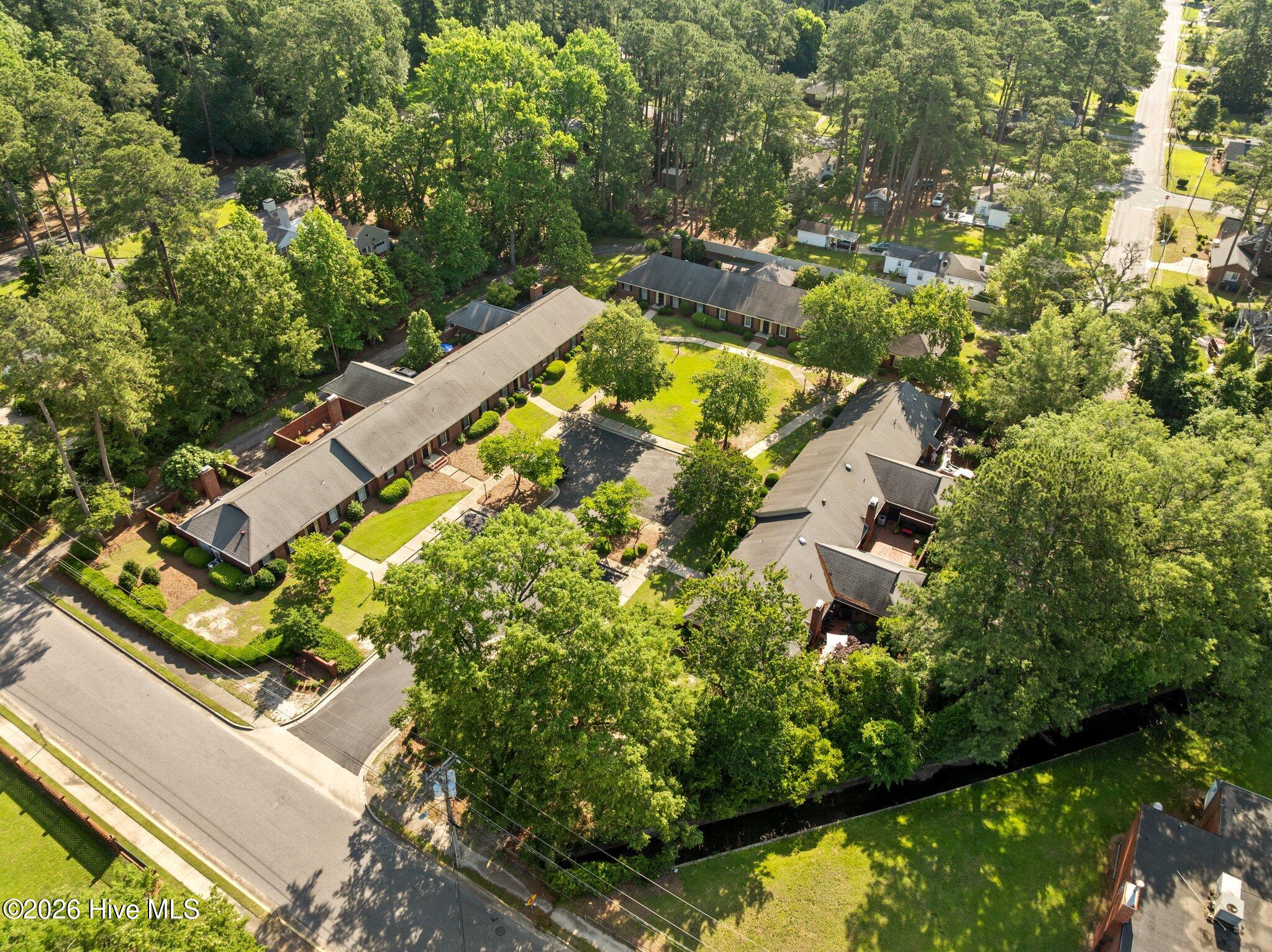 809 Greenbriar Road Property Photo 7