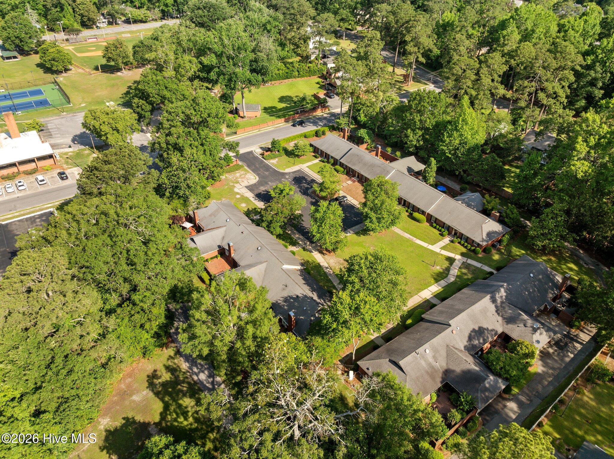 809 Greenbriar Road Property Photo 8