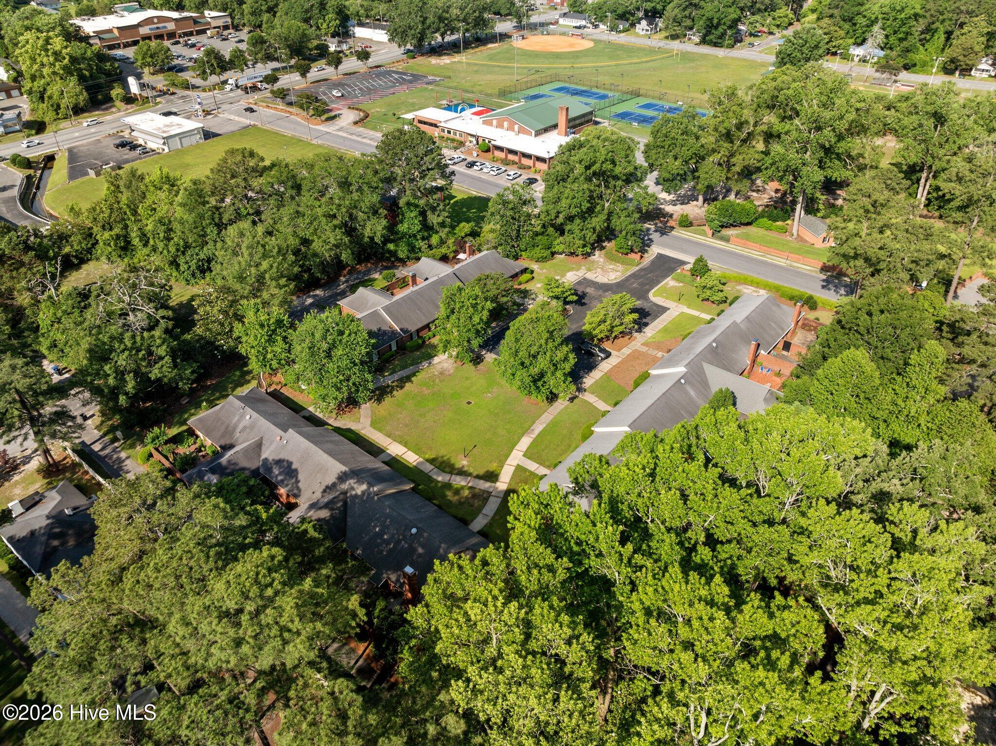 809 Greenbriar Road Property Photo 9