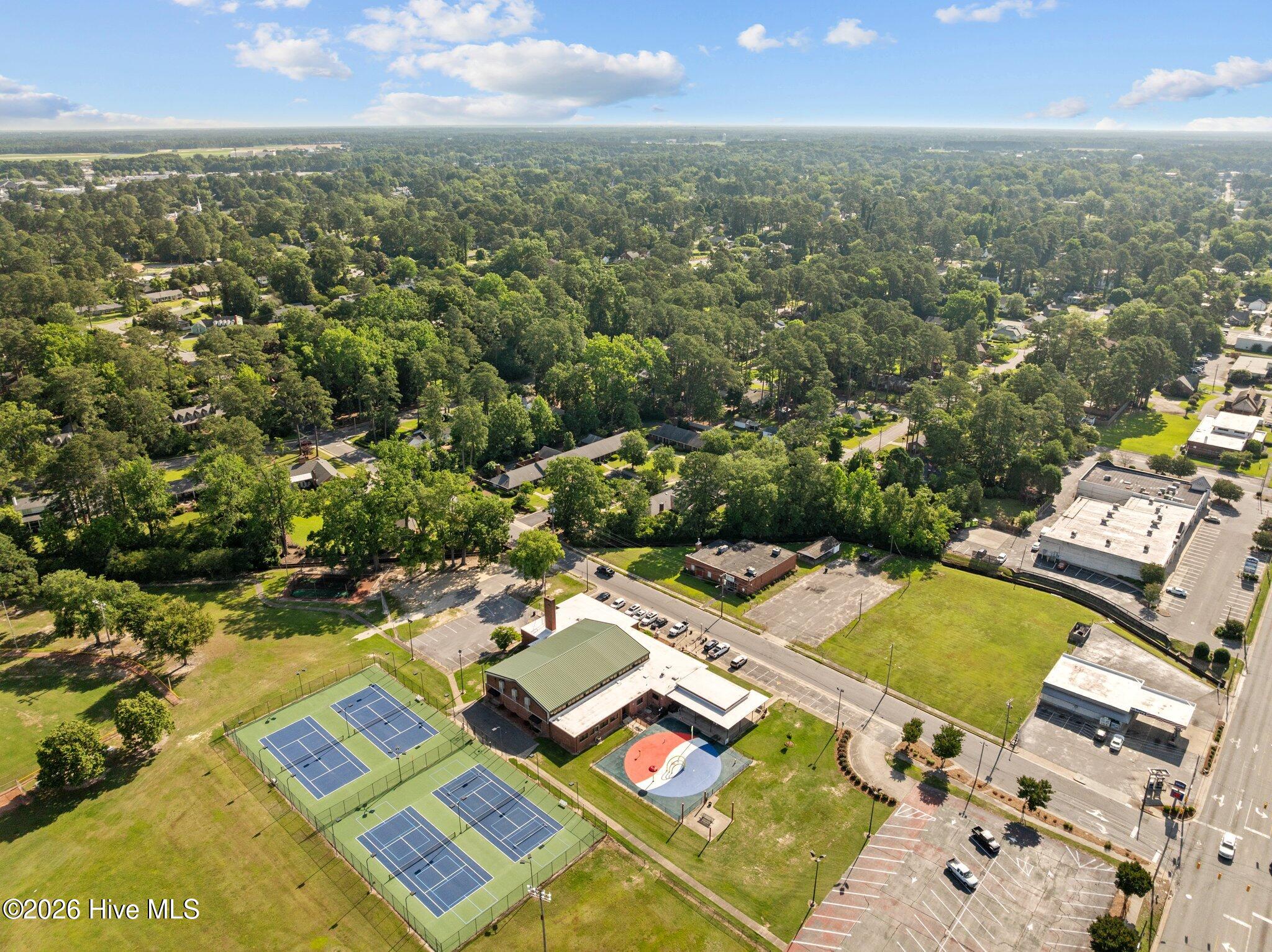 809 Greenbriar Road Property Photo 12