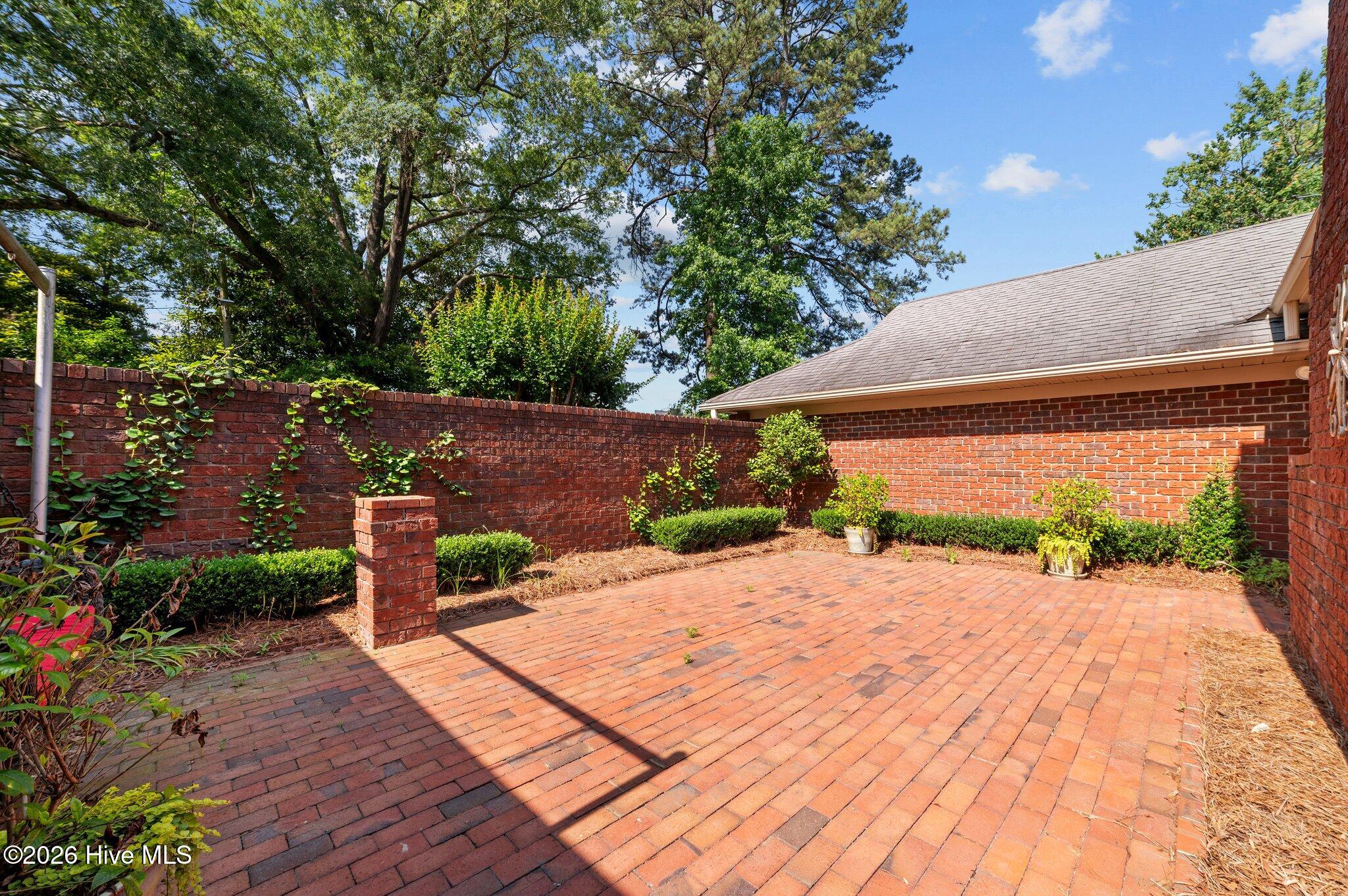 809 Greenbriar Road Property Photo 46