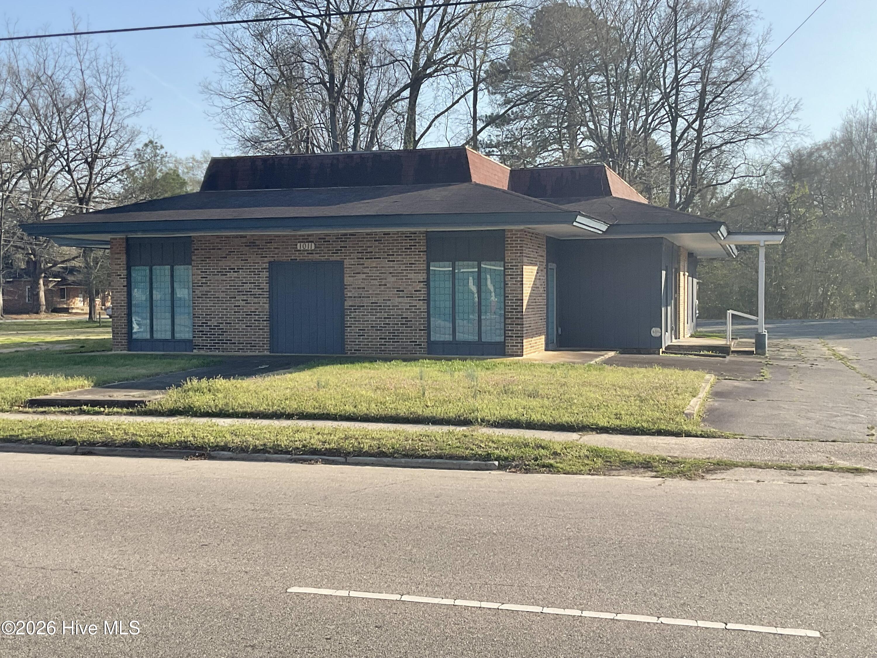 1011 W Thomas Street Property Photo 1