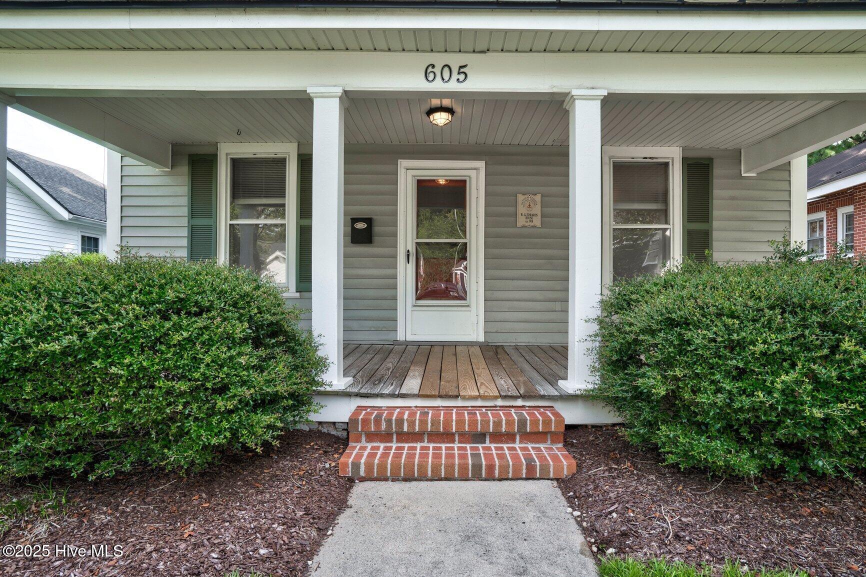 605 Saint David Street Property Photo 3