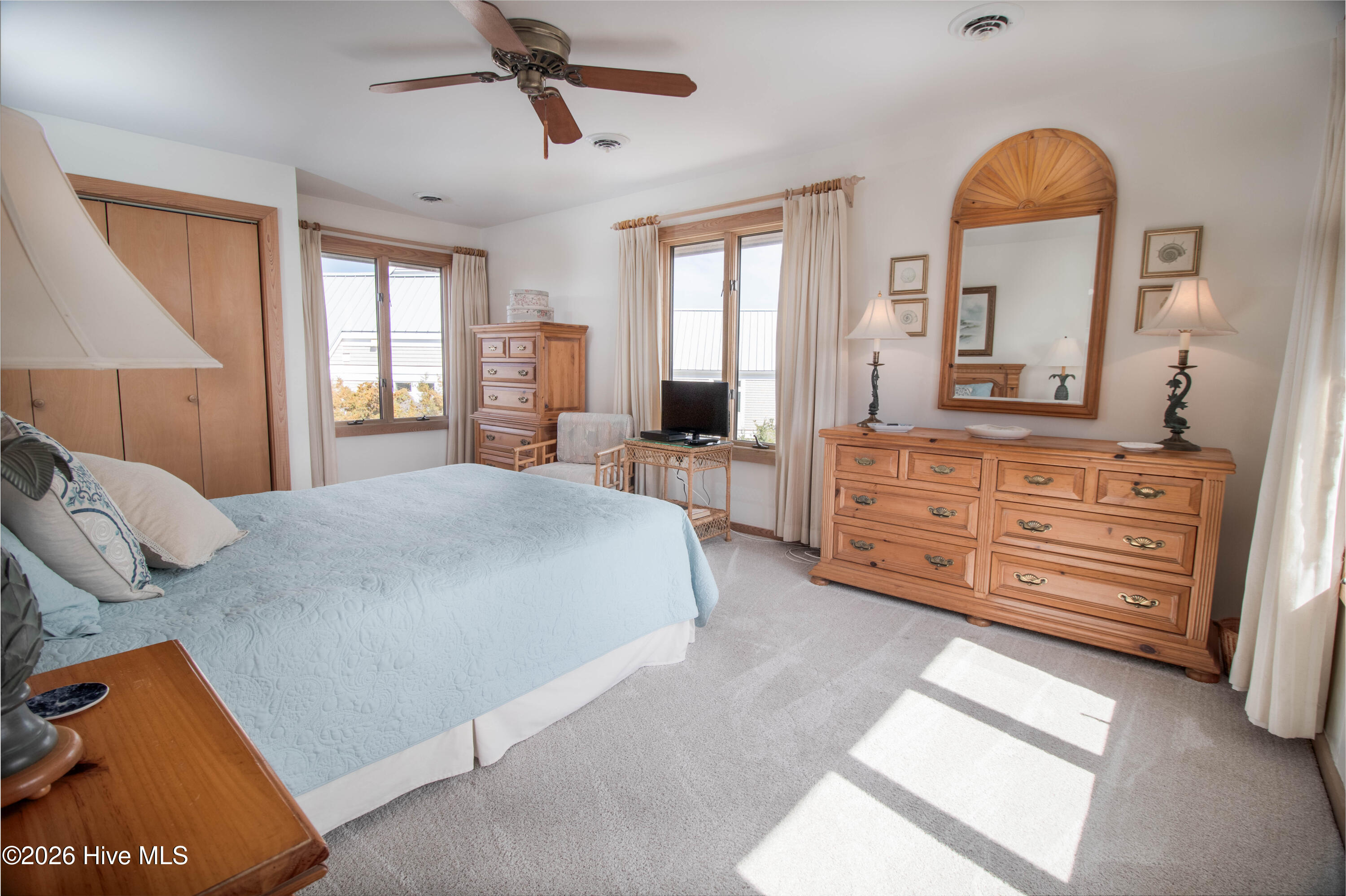 403 Beach Road N Property Photo 13